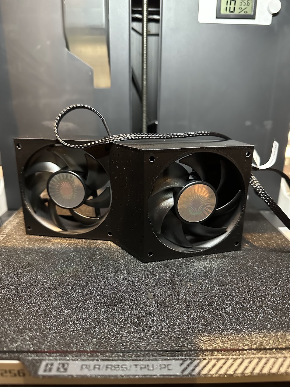 Lian Li O11 Dynamic Extractor Fan - 2x 80mm