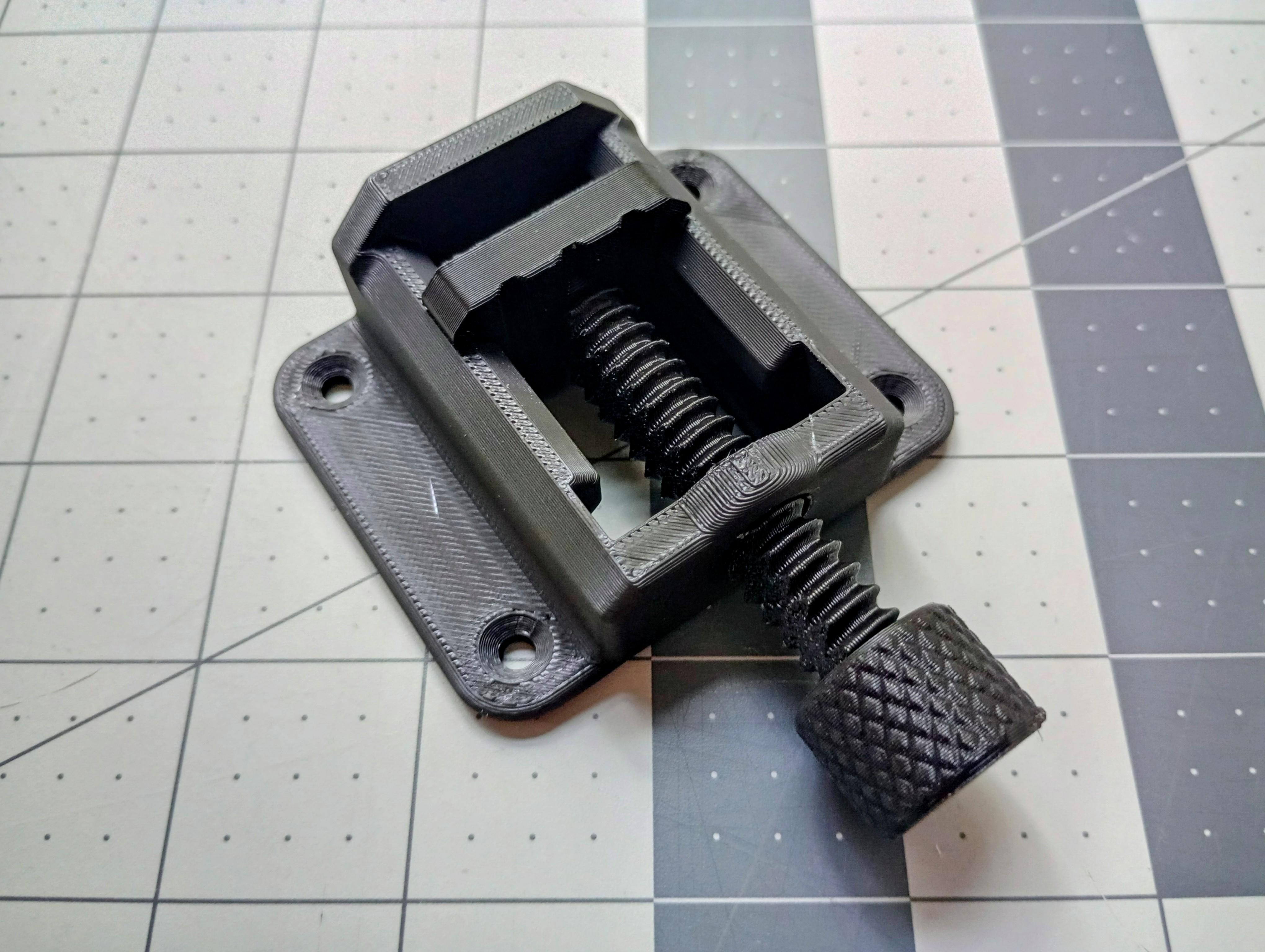 Small Vice Body With Mounting Holes 3D model thumbnail
