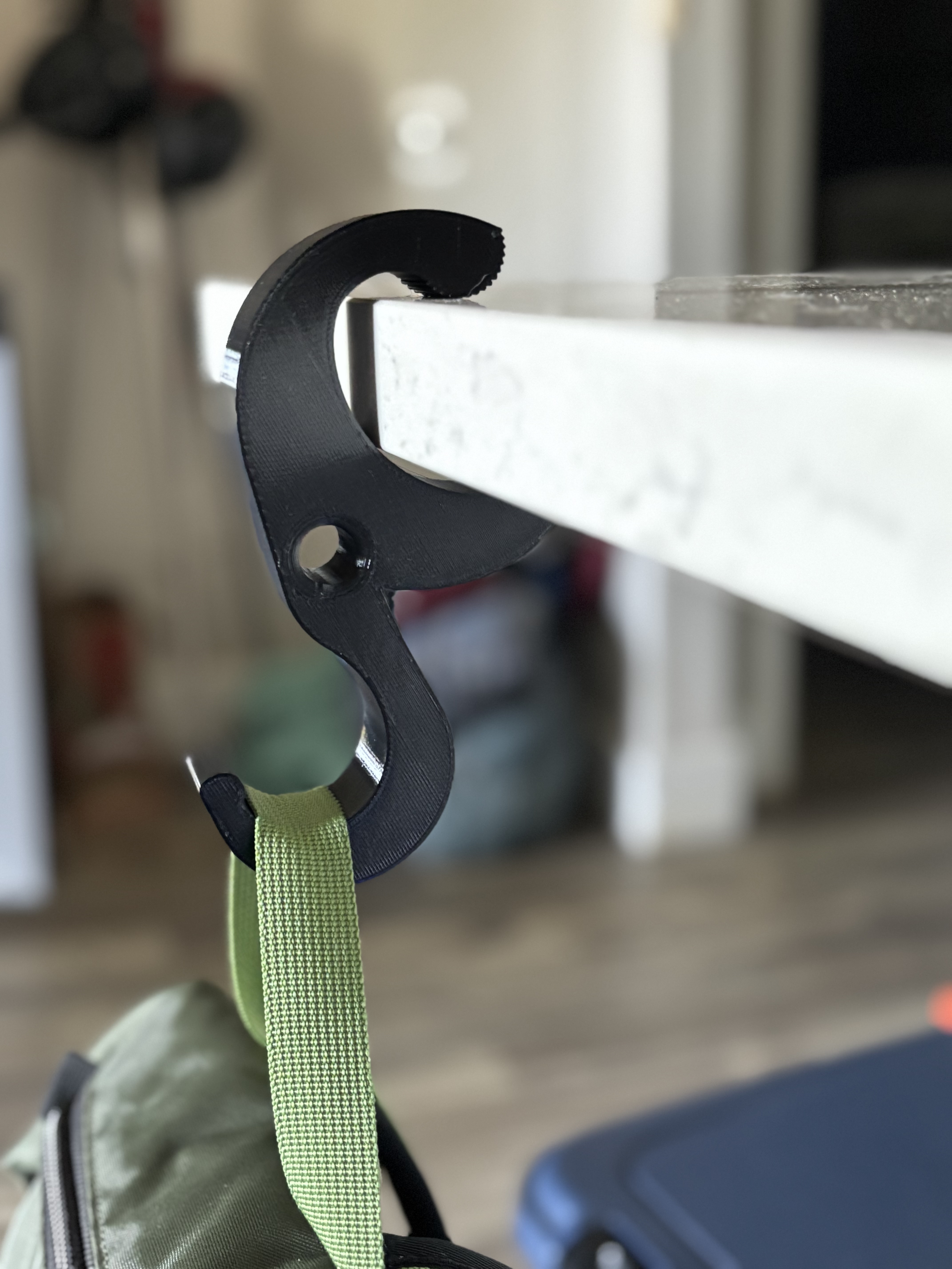 Miniatura 4 do modelo 3D Versatile Backpack Hook- Support Free, Easy Print