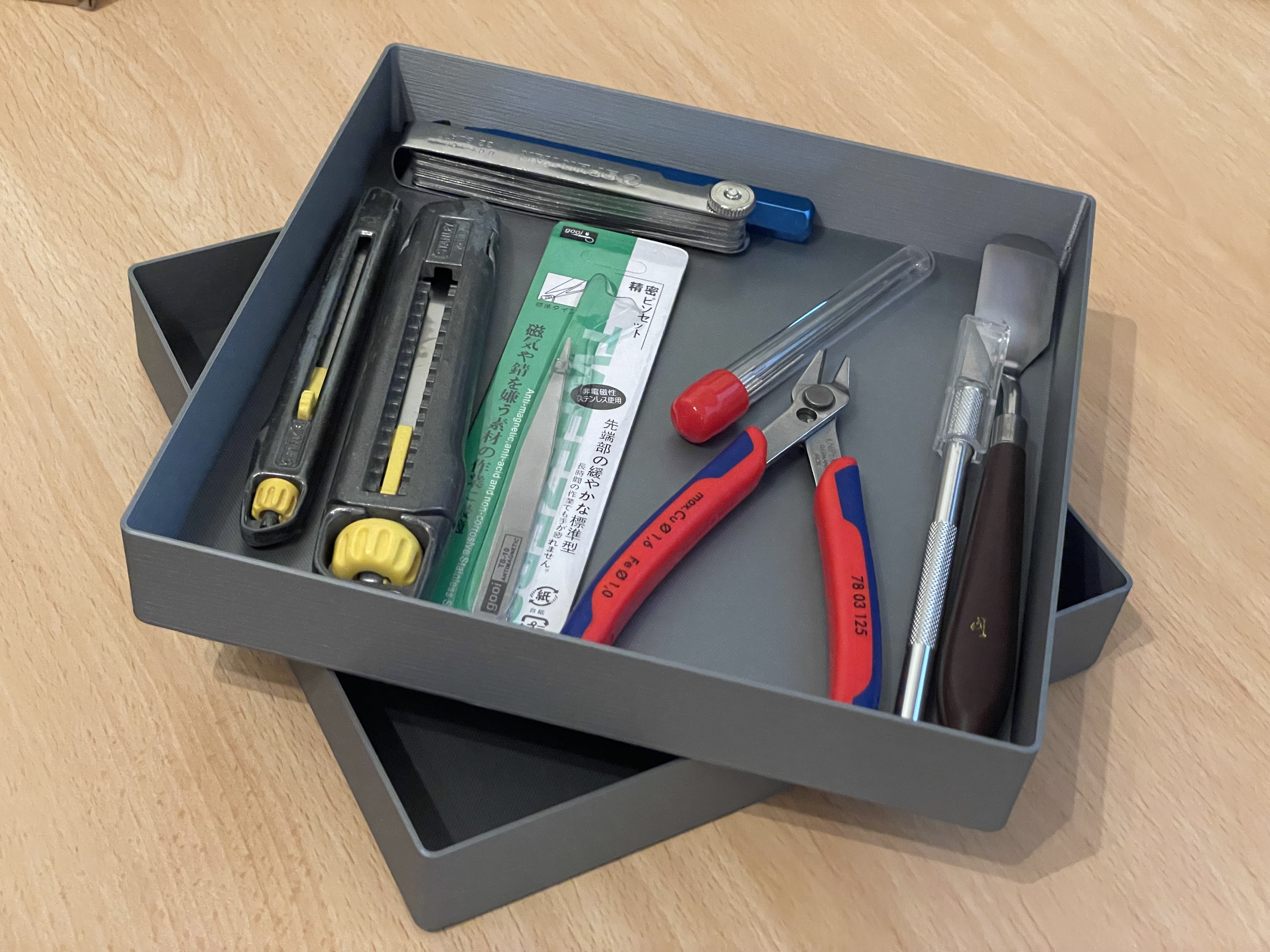 Stackable Tray (200mm * 210mm * 33mm)