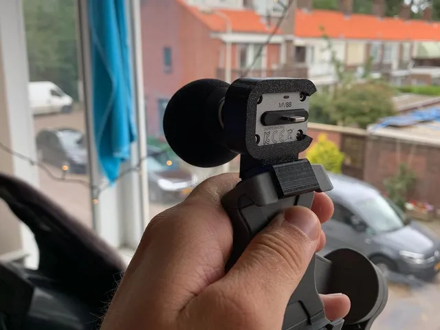 Osmo Mobile 3 microphone mount for Shure MV88 microphone