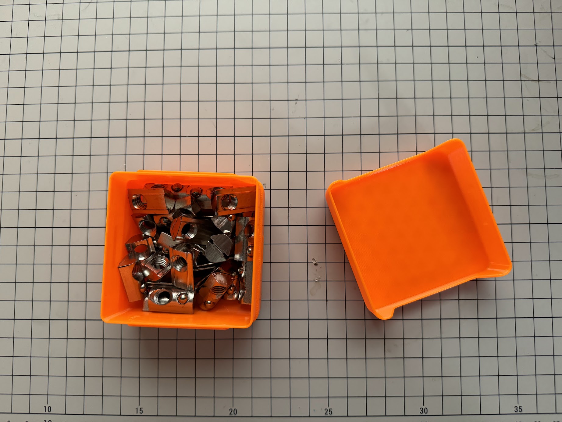 Miniatura 3 do modelo 3D Double Width Small Parts Storage Box