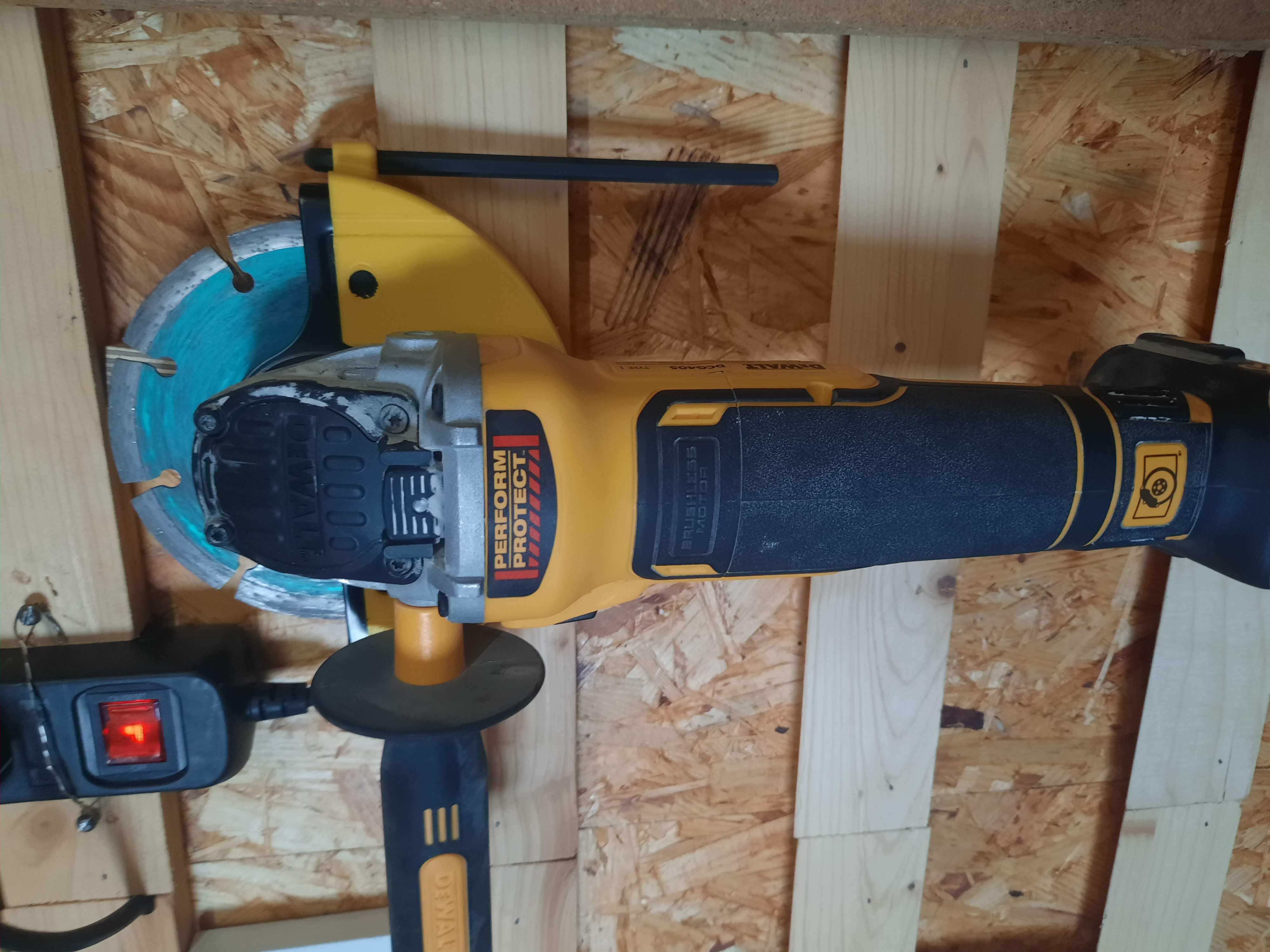 DeWalt DCG405 Angle Grinder wall mount
