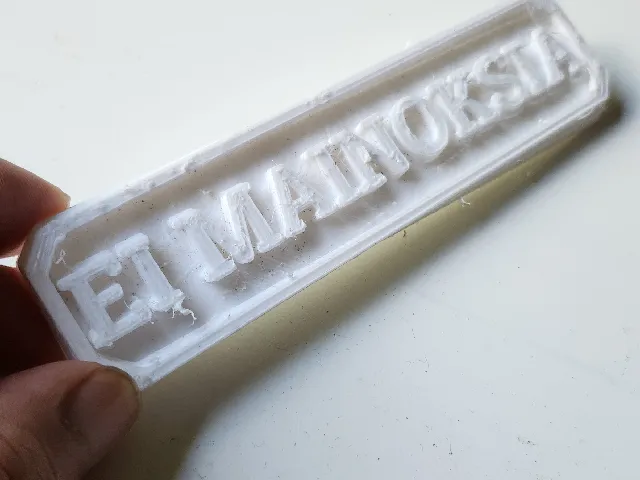 Ei mainoksia reunalla
