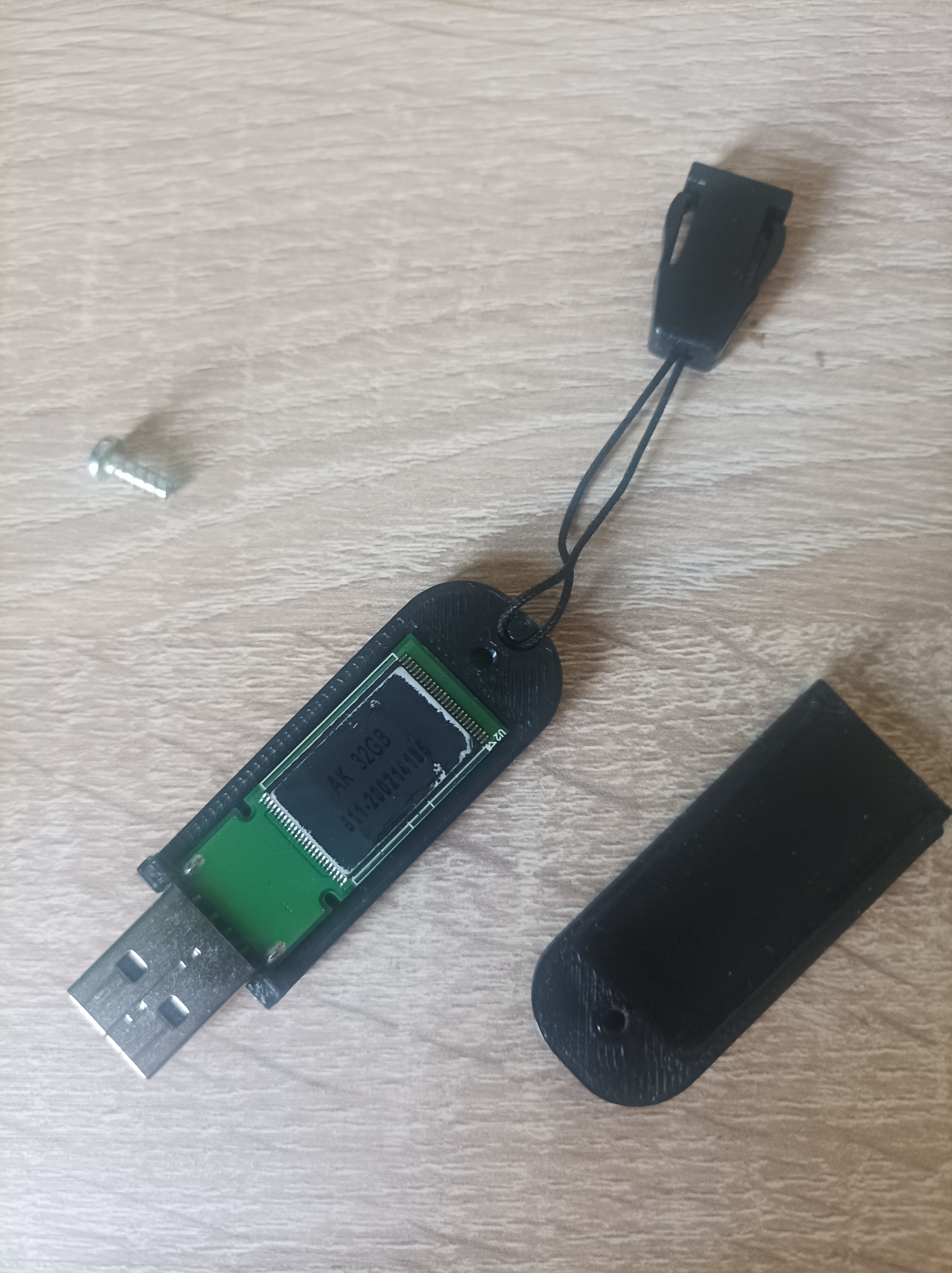 Miniatura 4 do modelo 3D Pendrive case replacement