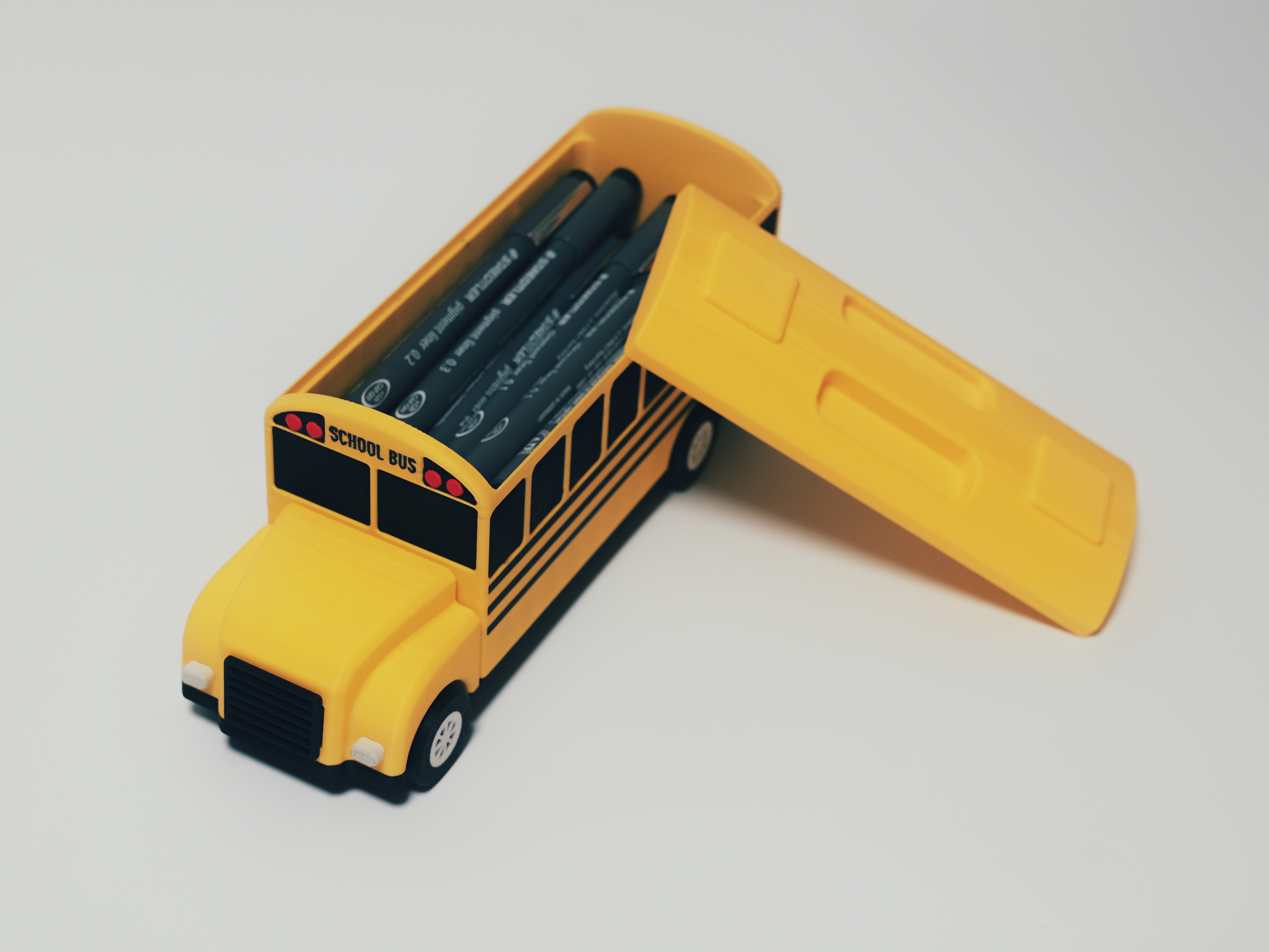 Miniatura 9 do modelo 3D School Bus Pencil Case