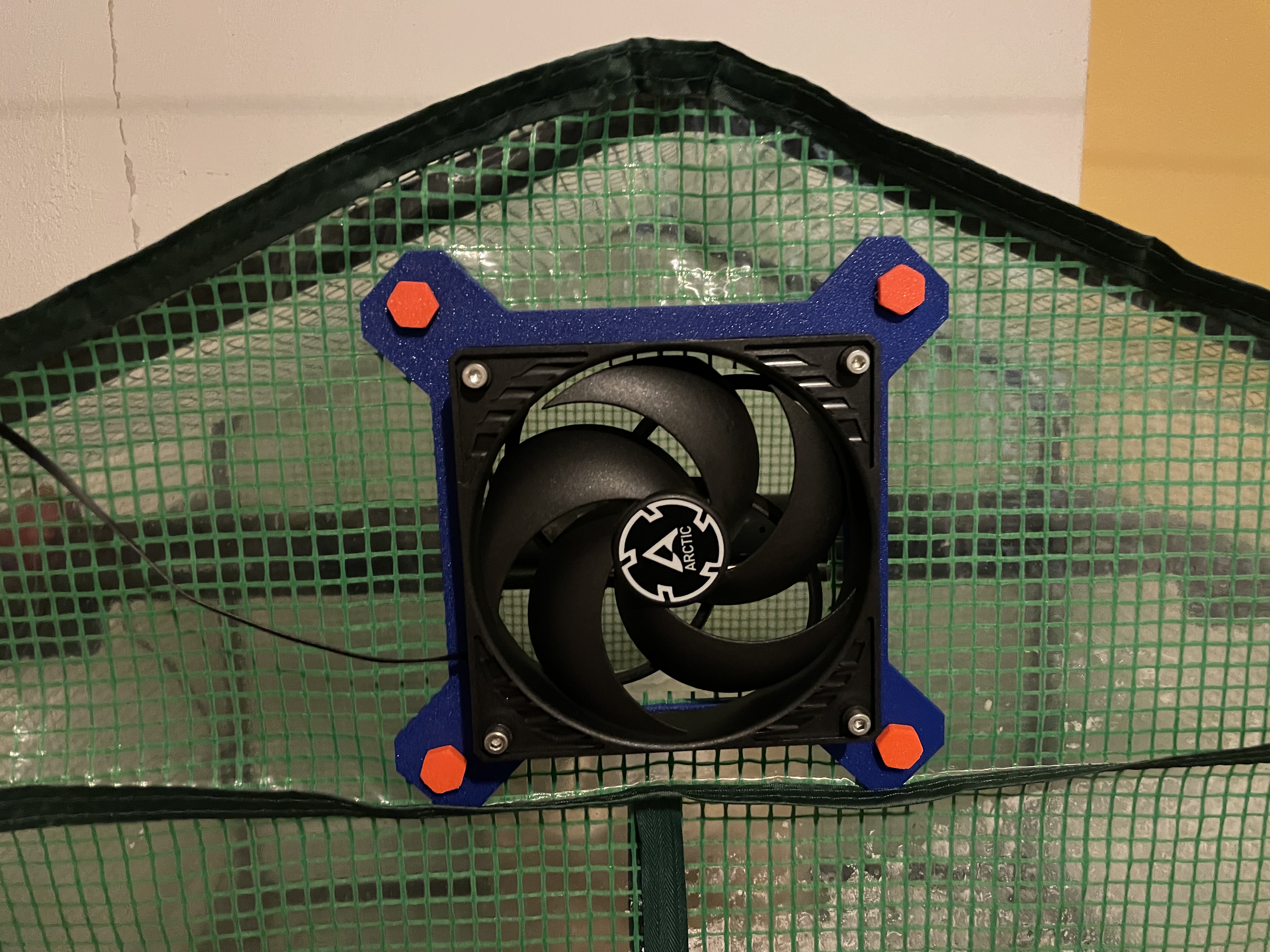 Mounting Plates for 120mm computer fan on grow tents / walls