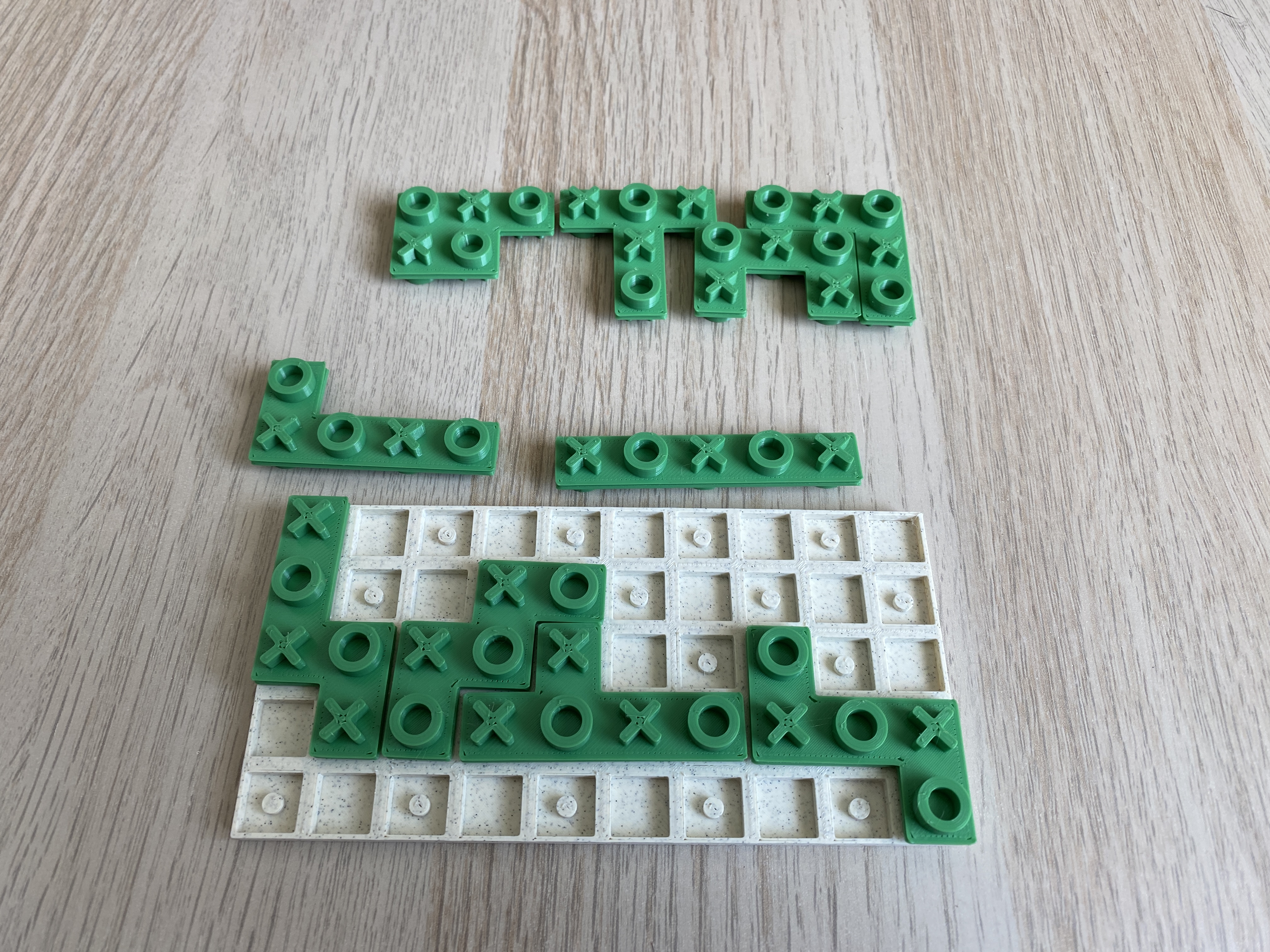 IQ XOXO puzzle board game