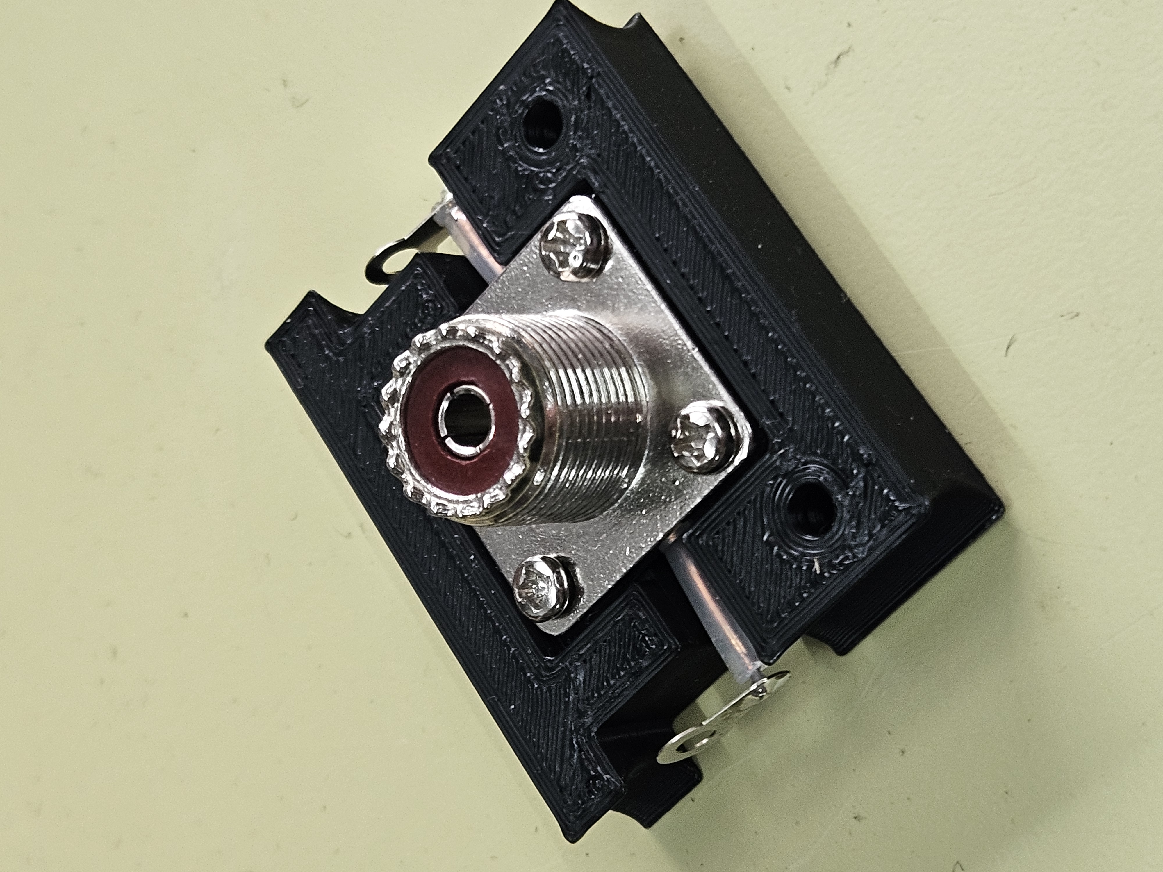 Feedpoint bracket for Ham Radio J-Pole or Slim Jim antennas