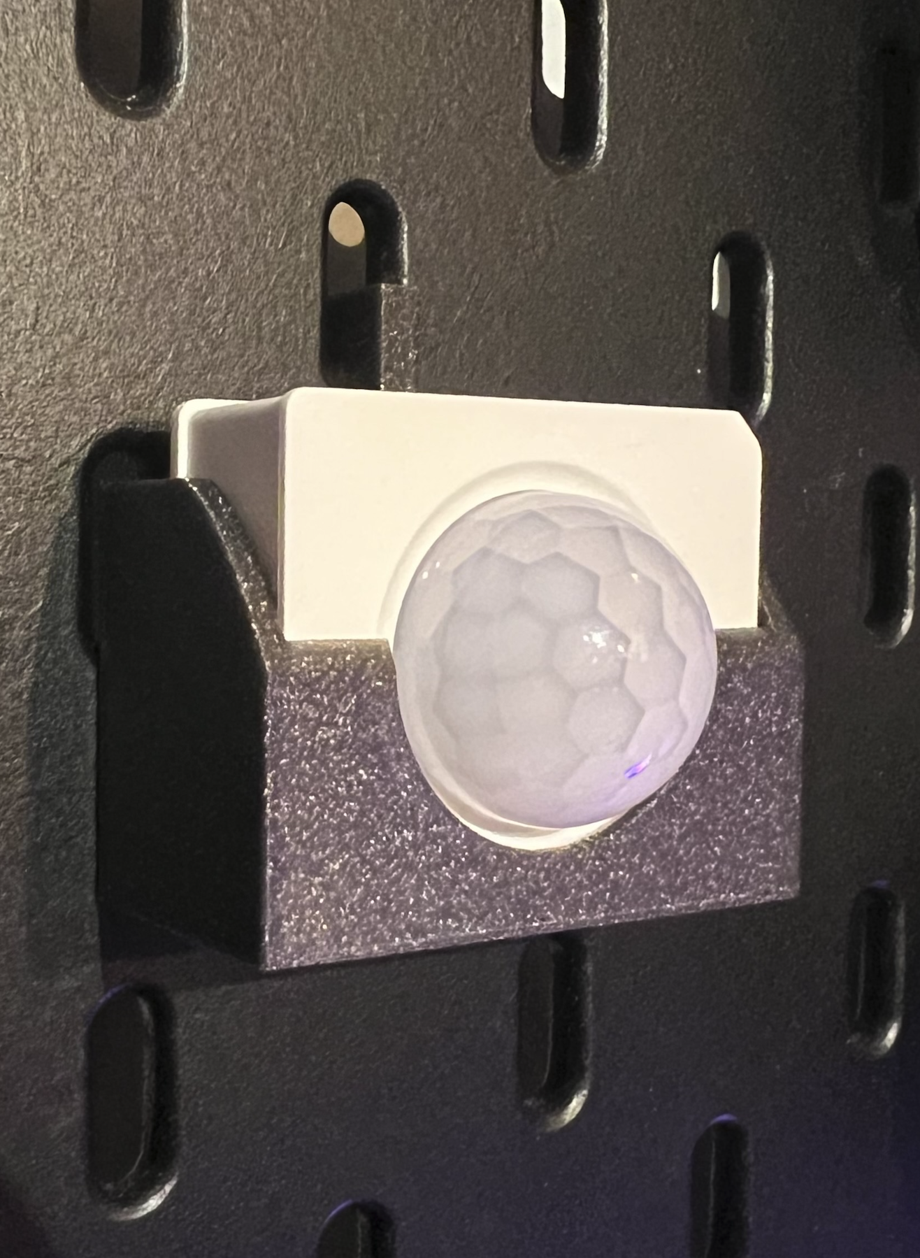 Skadis Sonoff Motion Sensor Mount