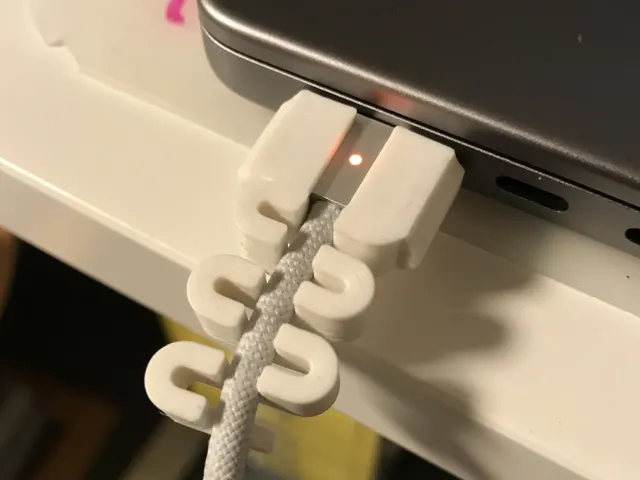 MagSafe 3 strain relief