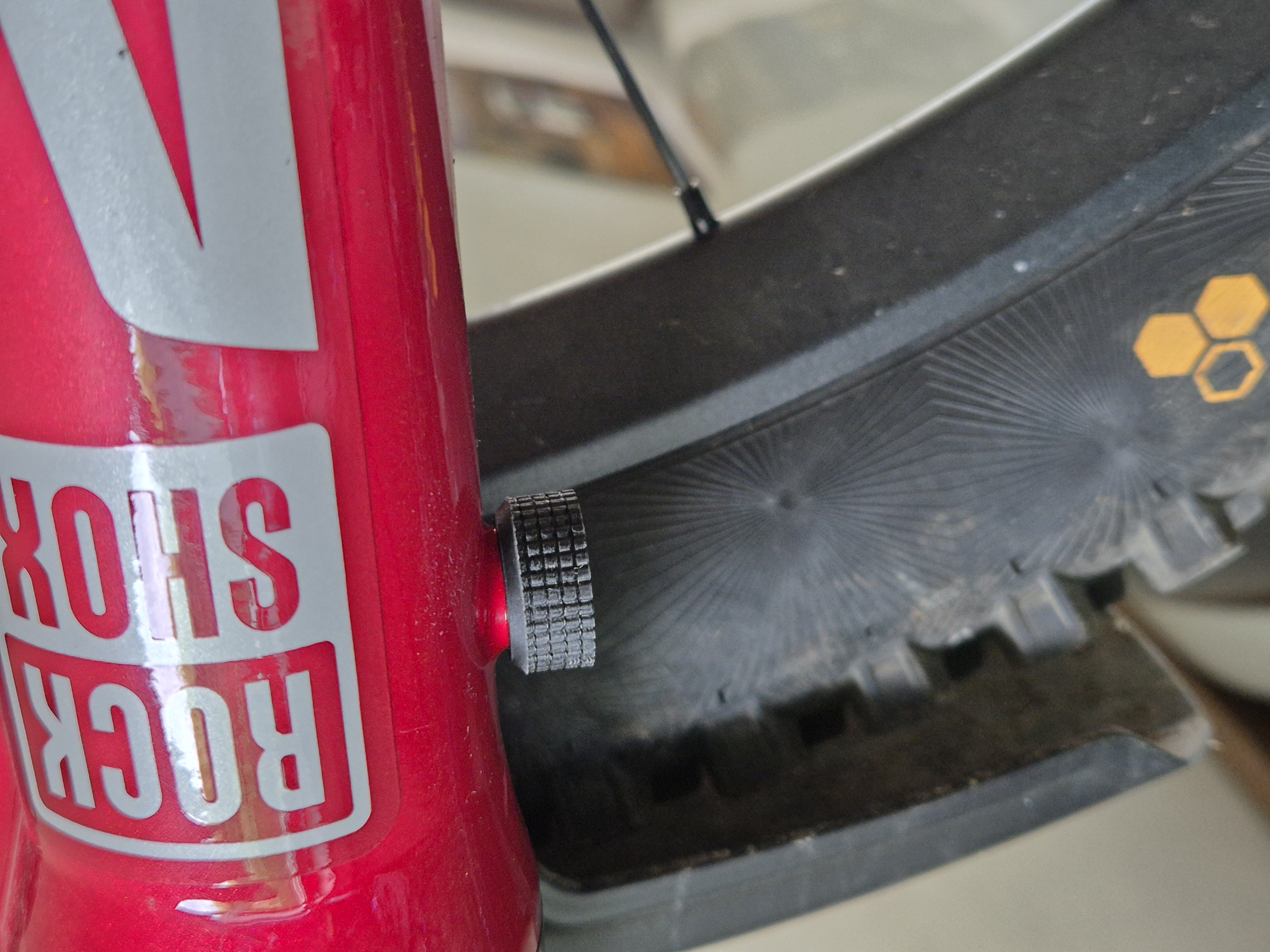 Rockshox Zeb (lyric?, Boxxer?) lower leg valves seal covers
