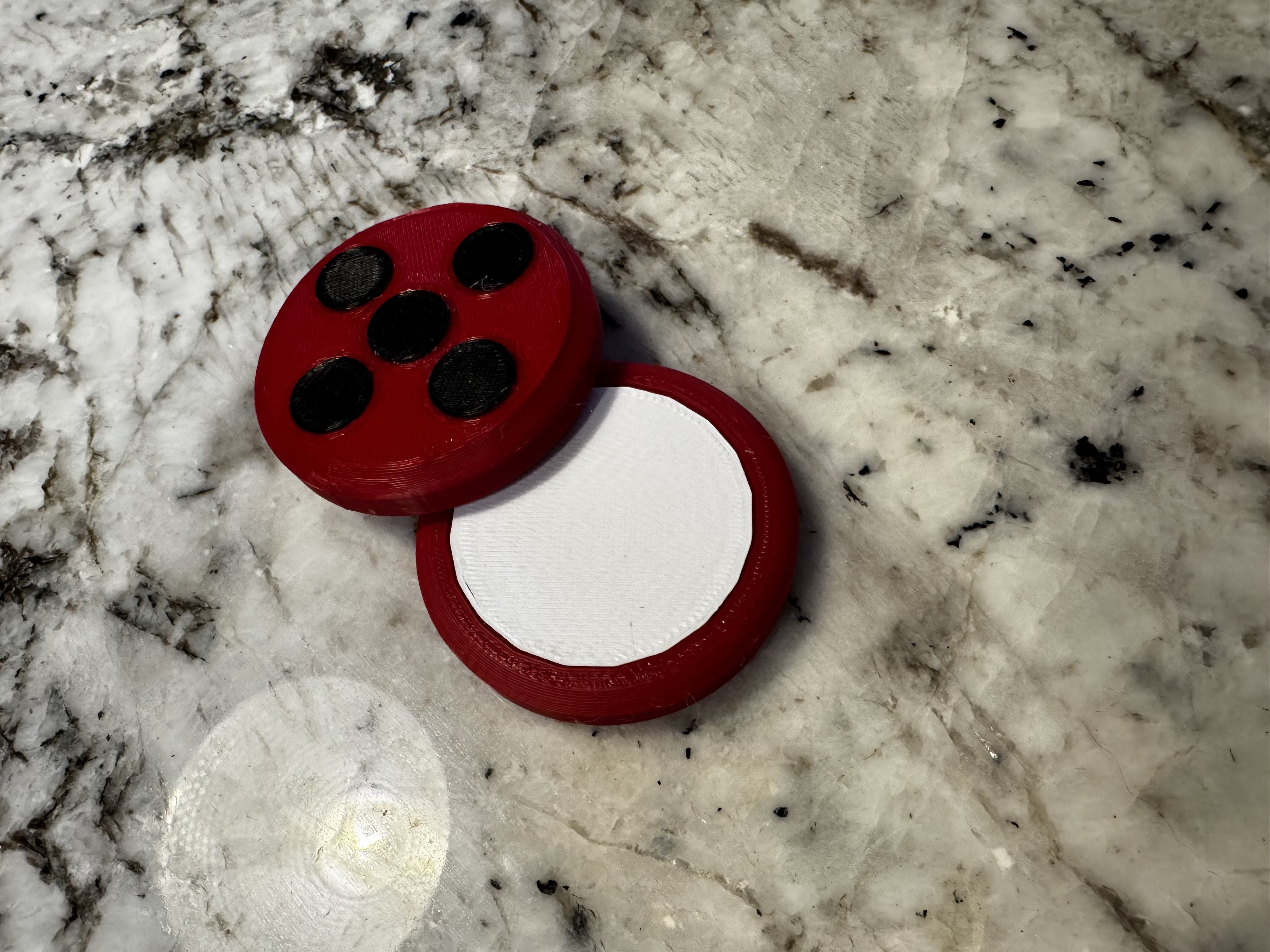 Miraculous Ladybug Girl yo-yo