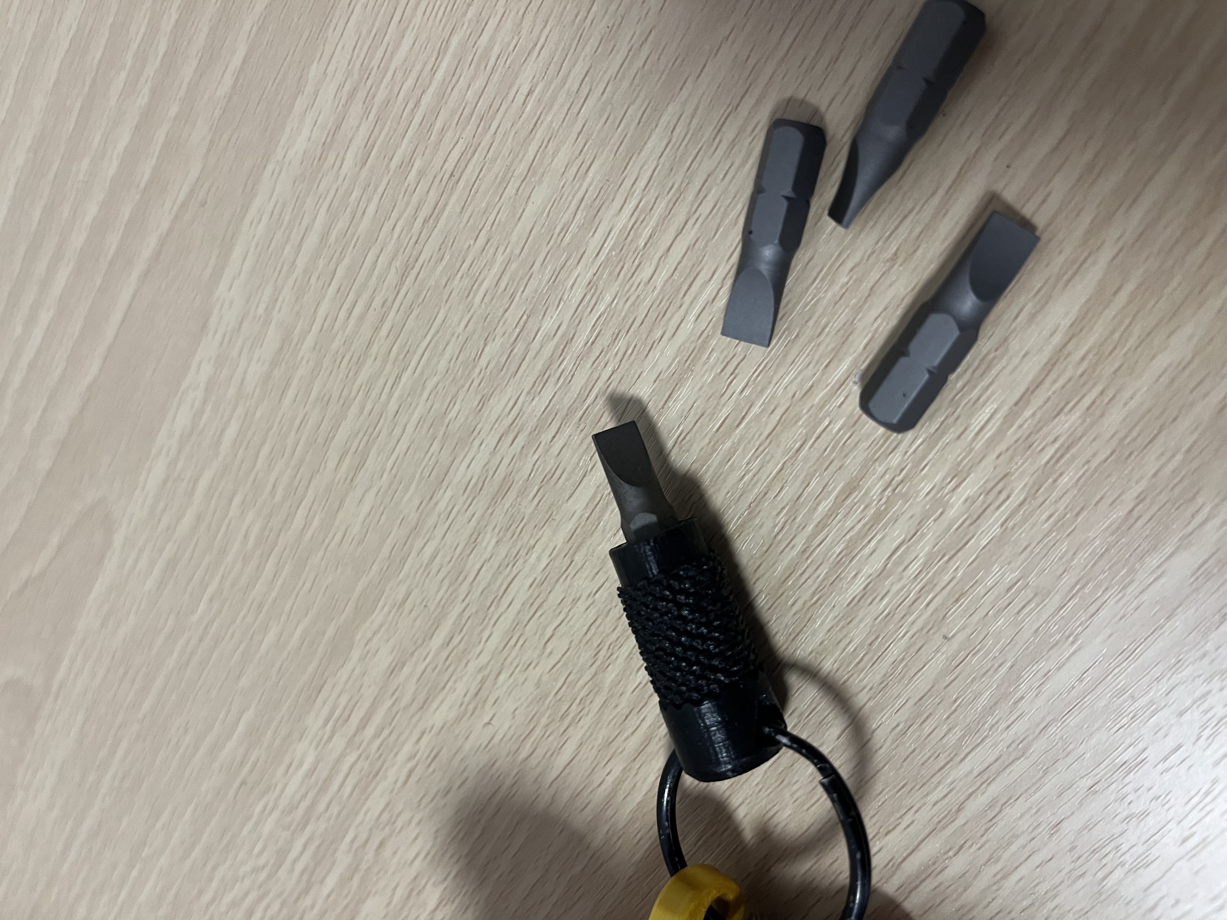 Miniatura 5 do modelo 3D Mini Screwdriver Keychain