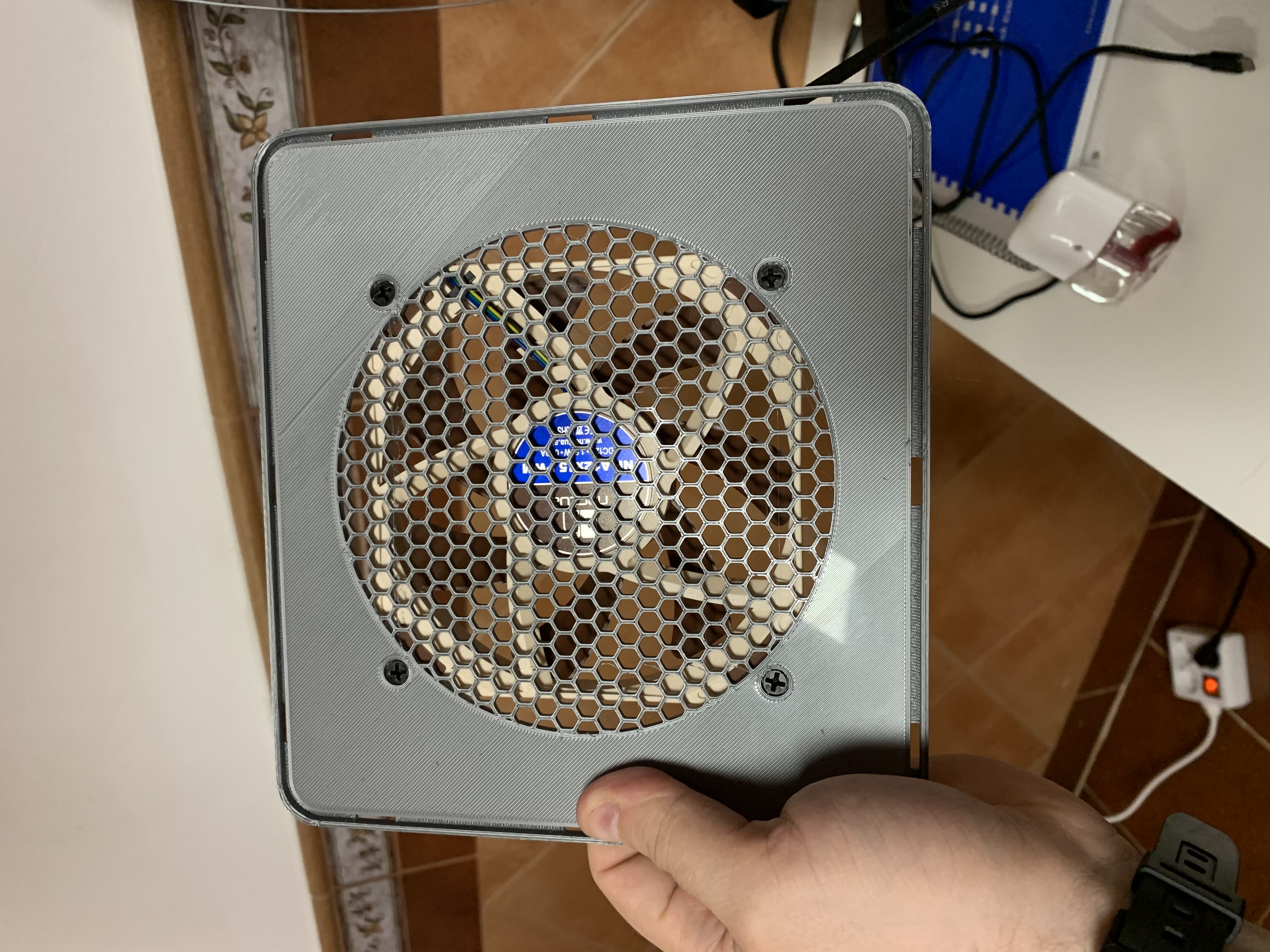 THERMALTAKE Core V1 (FAN TOP)