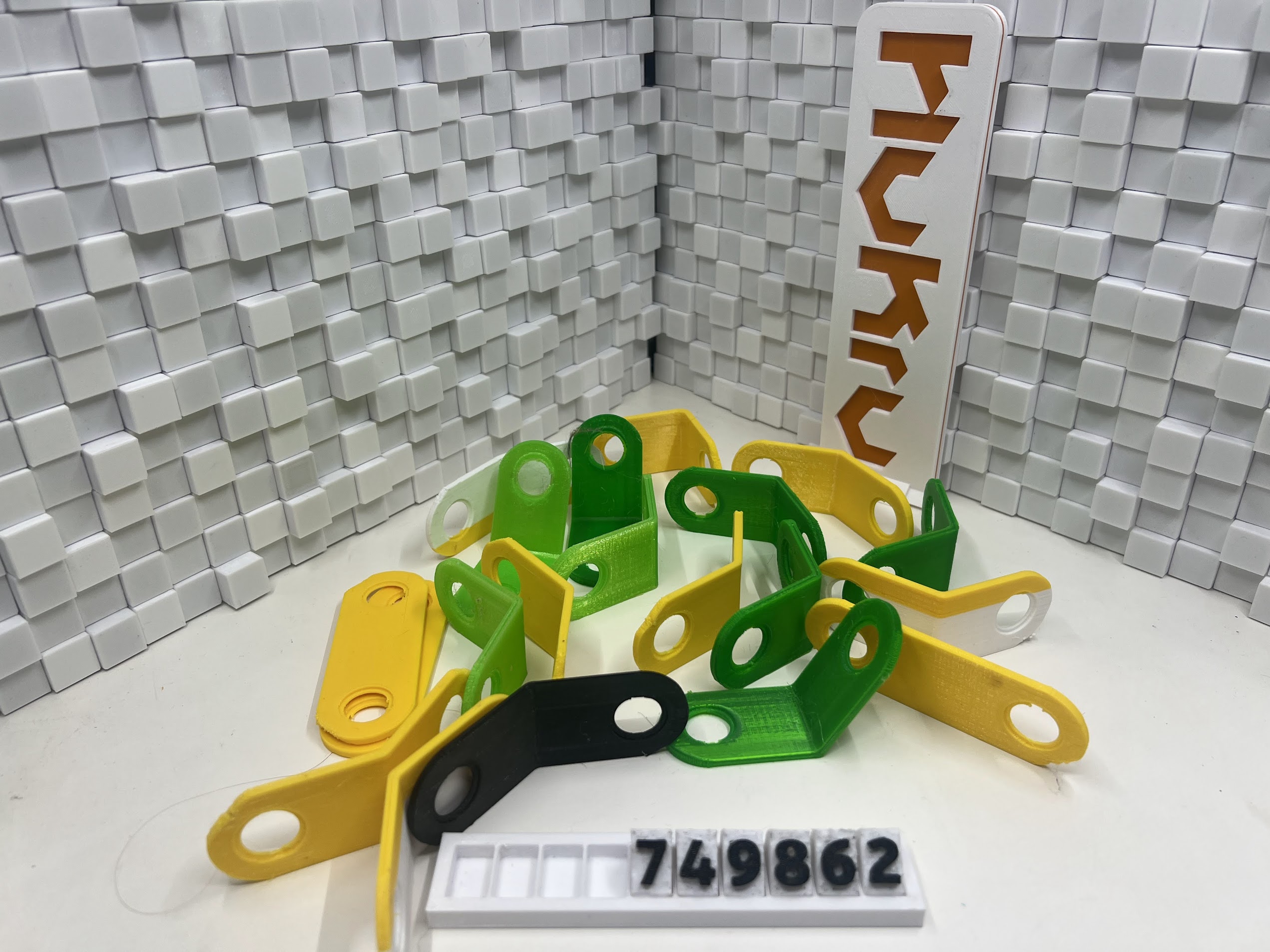 CardBoard Angle Brackets compatible with makedo