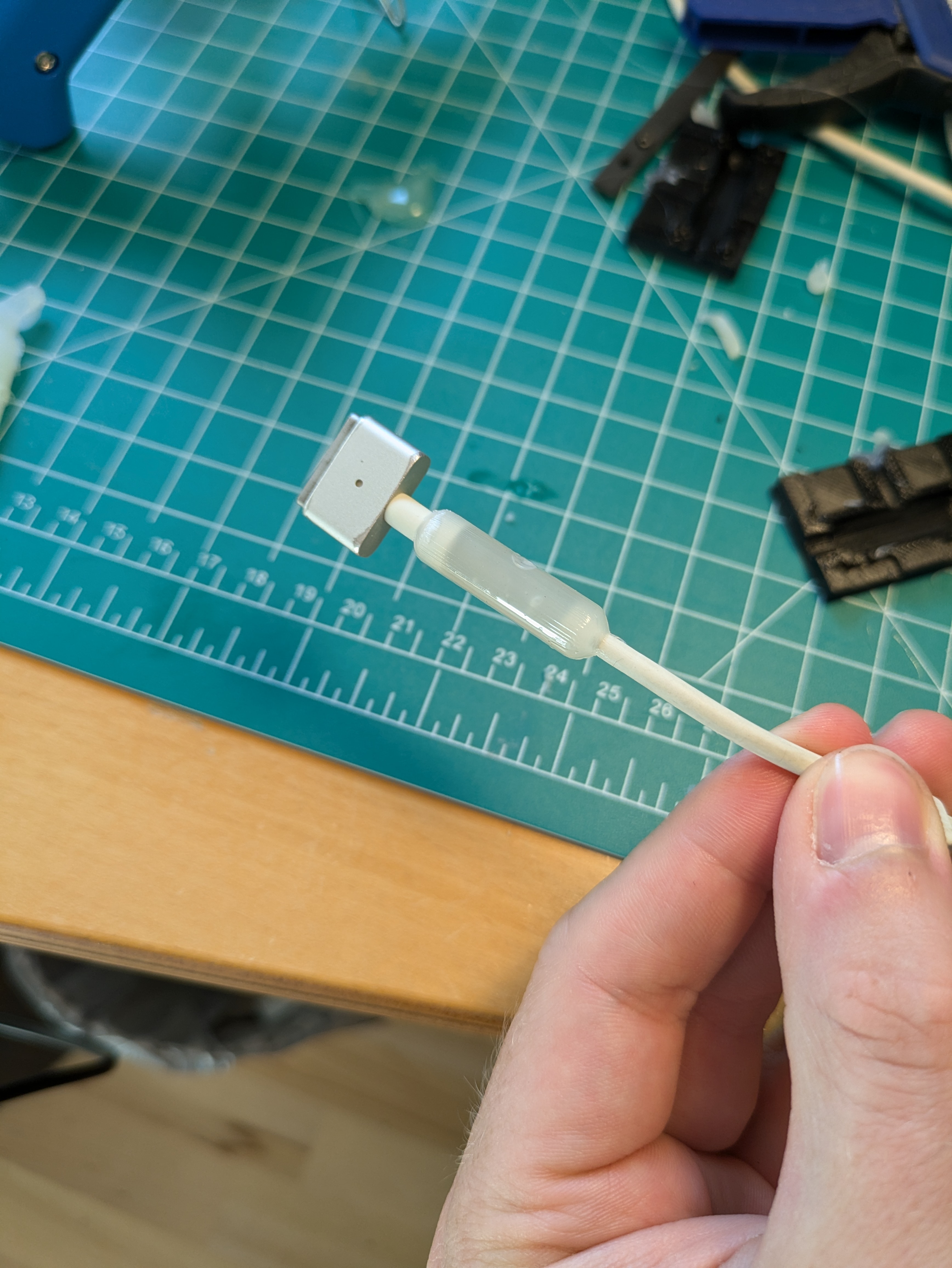 Hot glue mold for Macbook cord