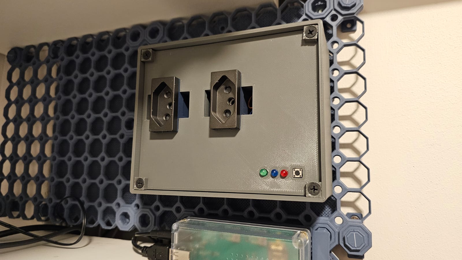 Router resetter enclosure - ESP8266 pinging websites