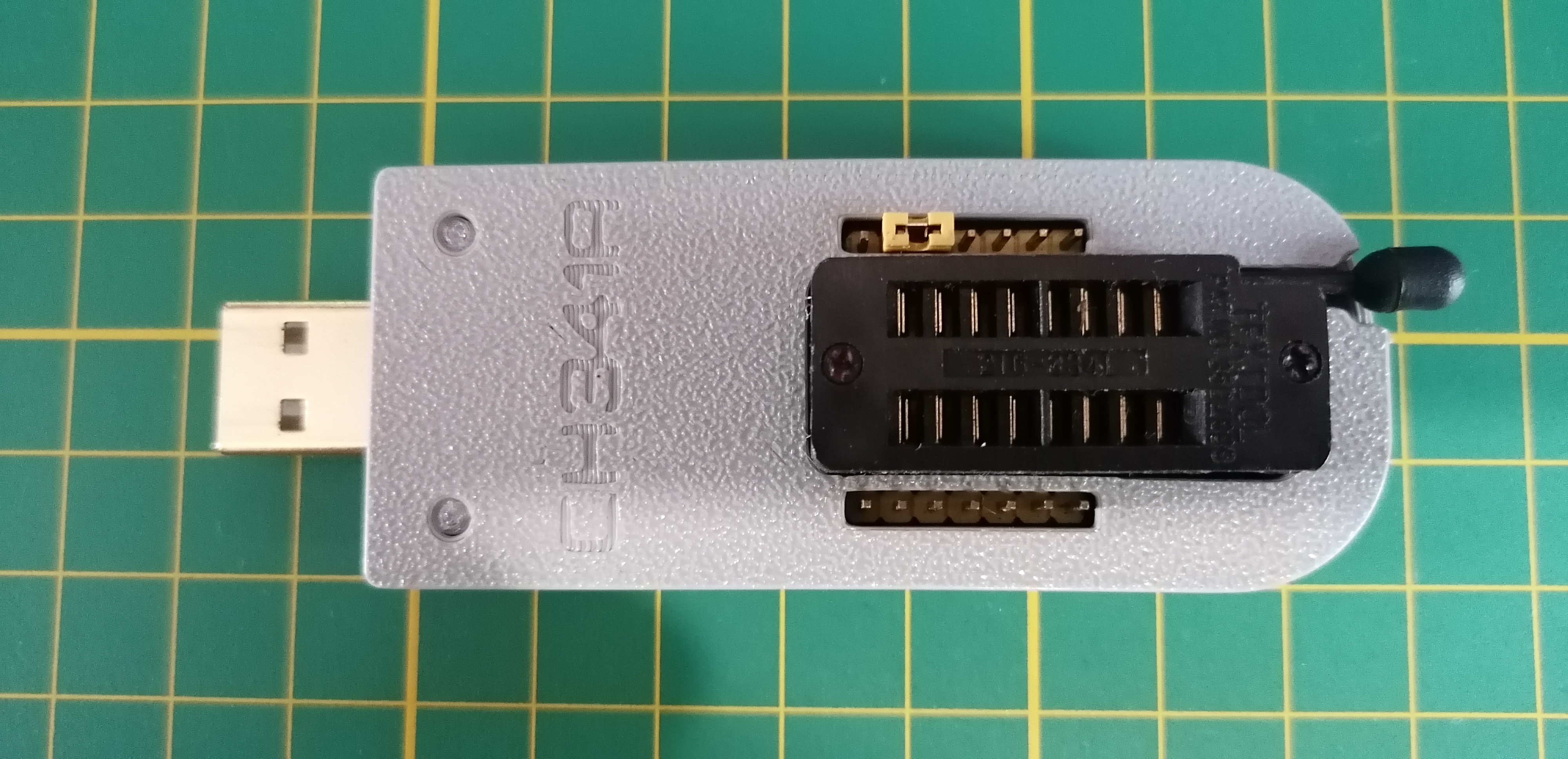 Miniatura 10 do modelo 3D YJ board CH341A Serial/Memory Programmer Enclosure
