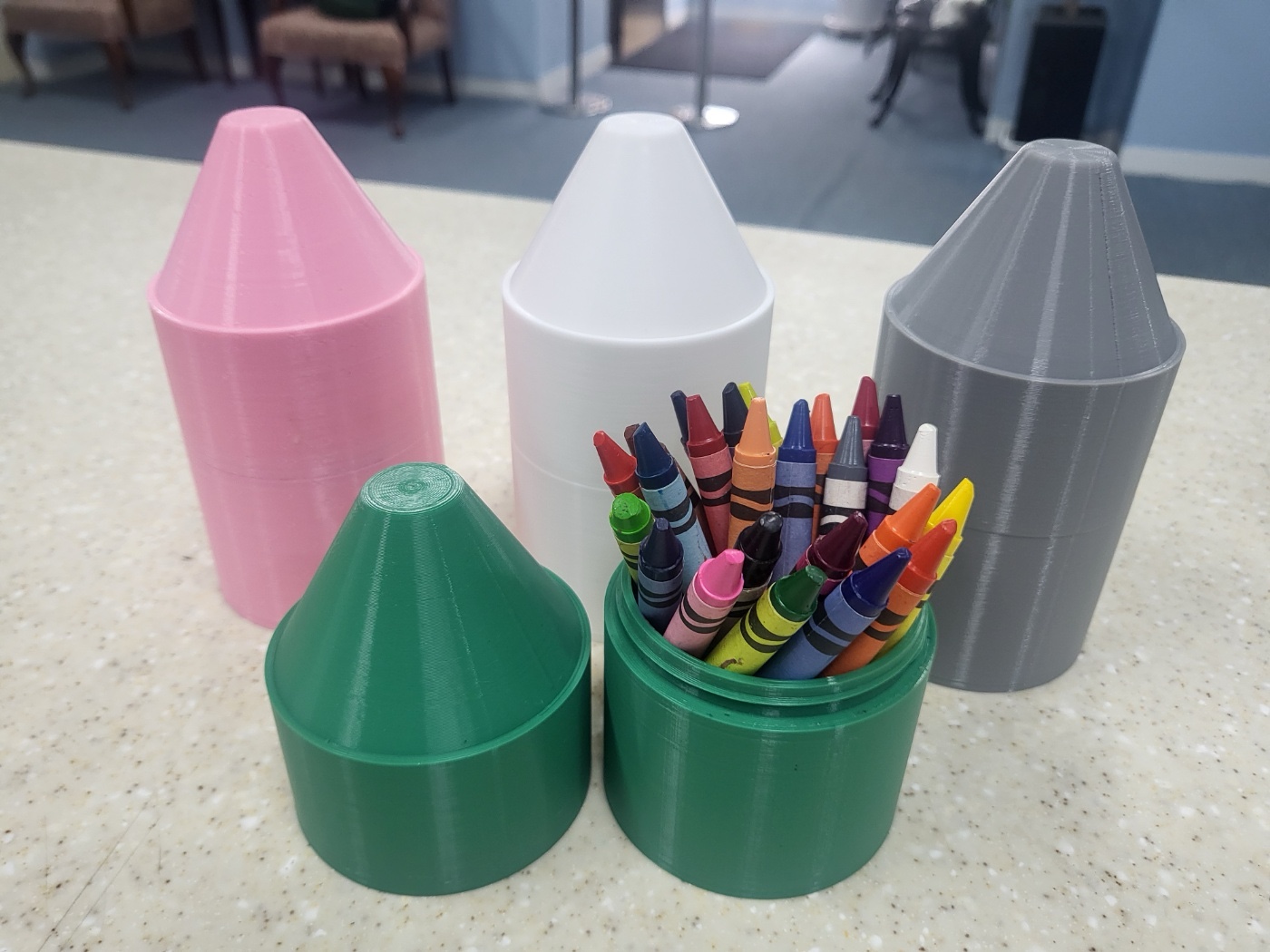 Miniatura 4 do modelo 3D Crayon-shaped Crayon Container