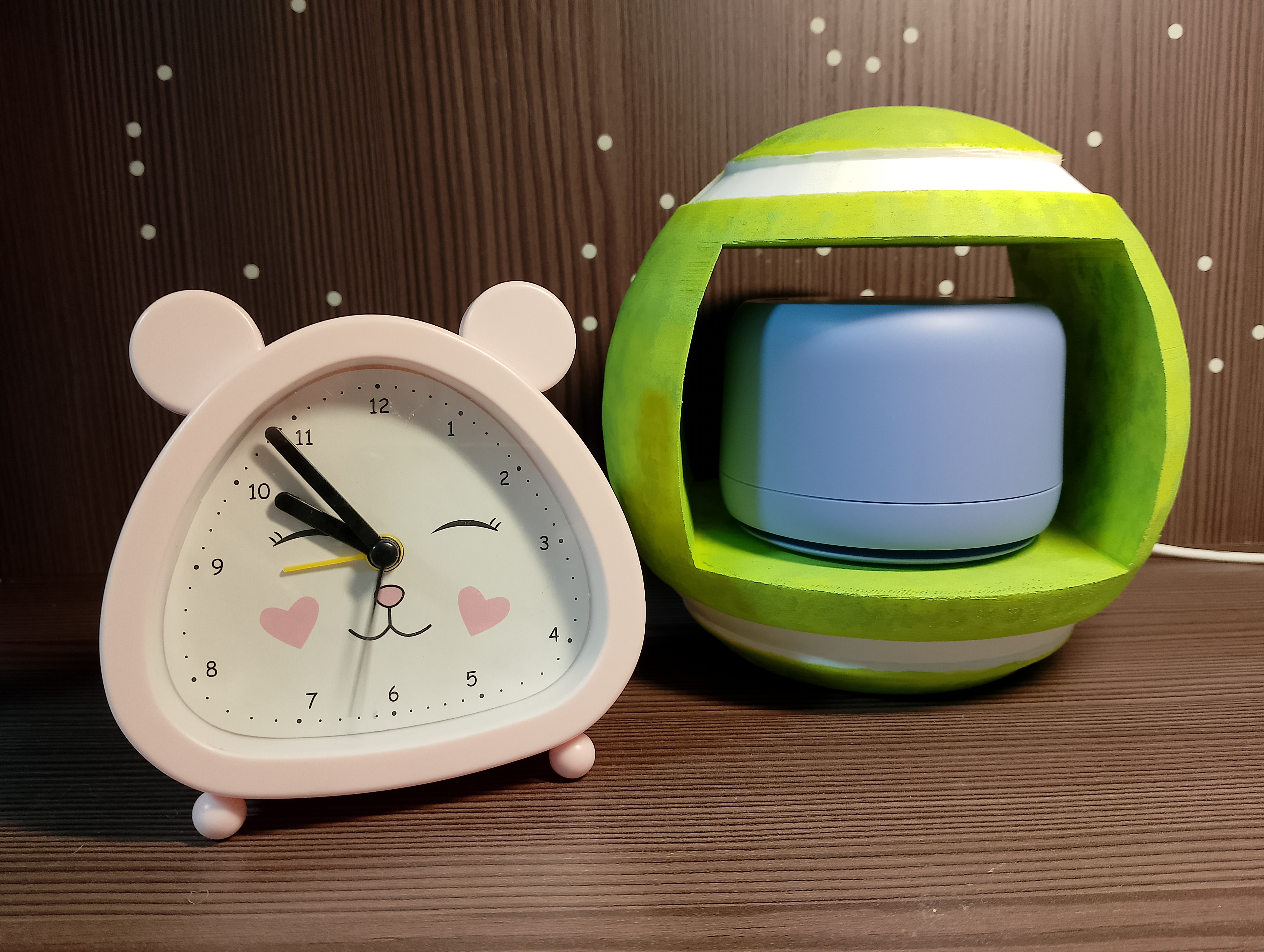 Alice speaker stand
