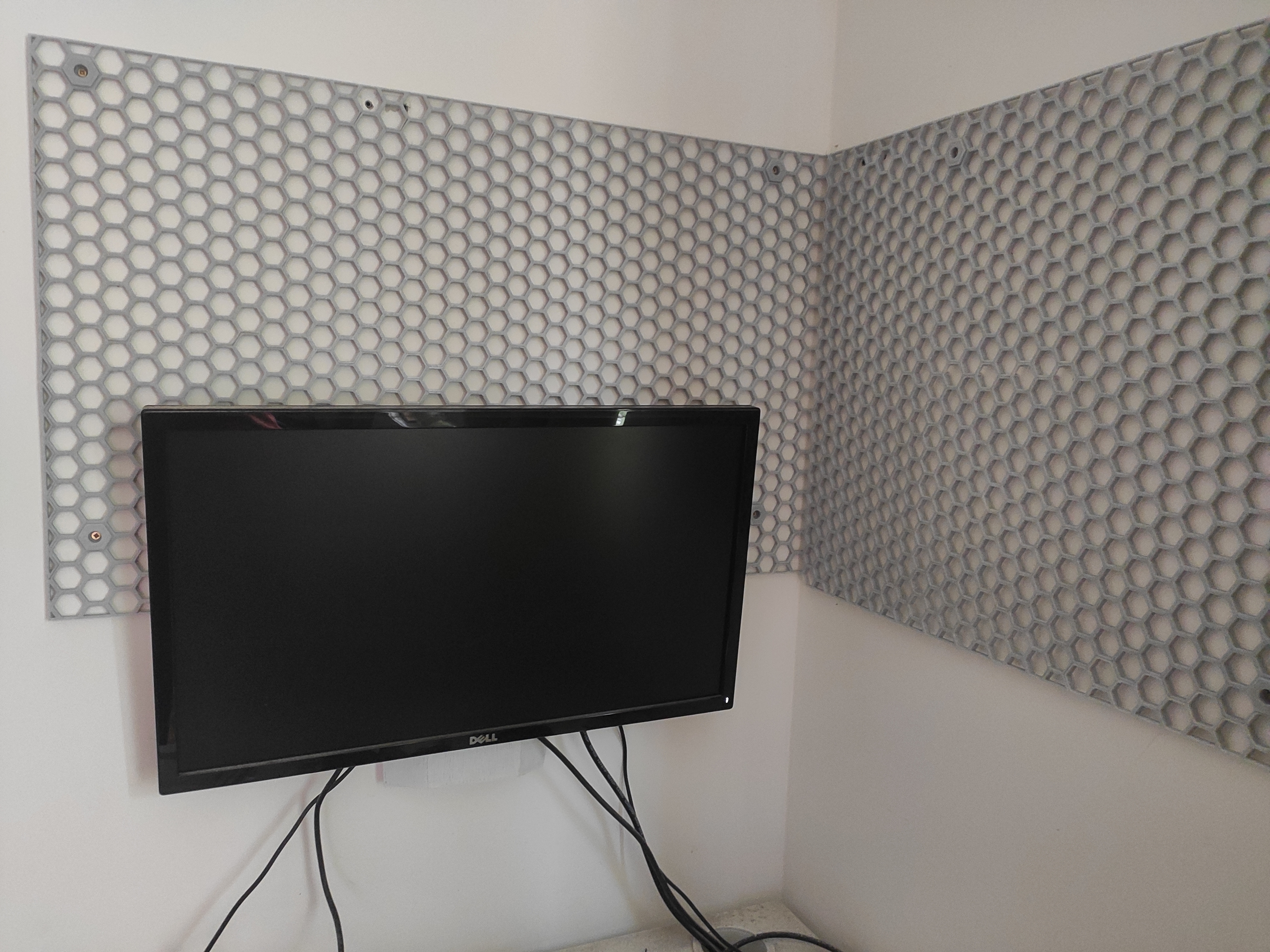 Selfconnectable honeycomb wall storage system