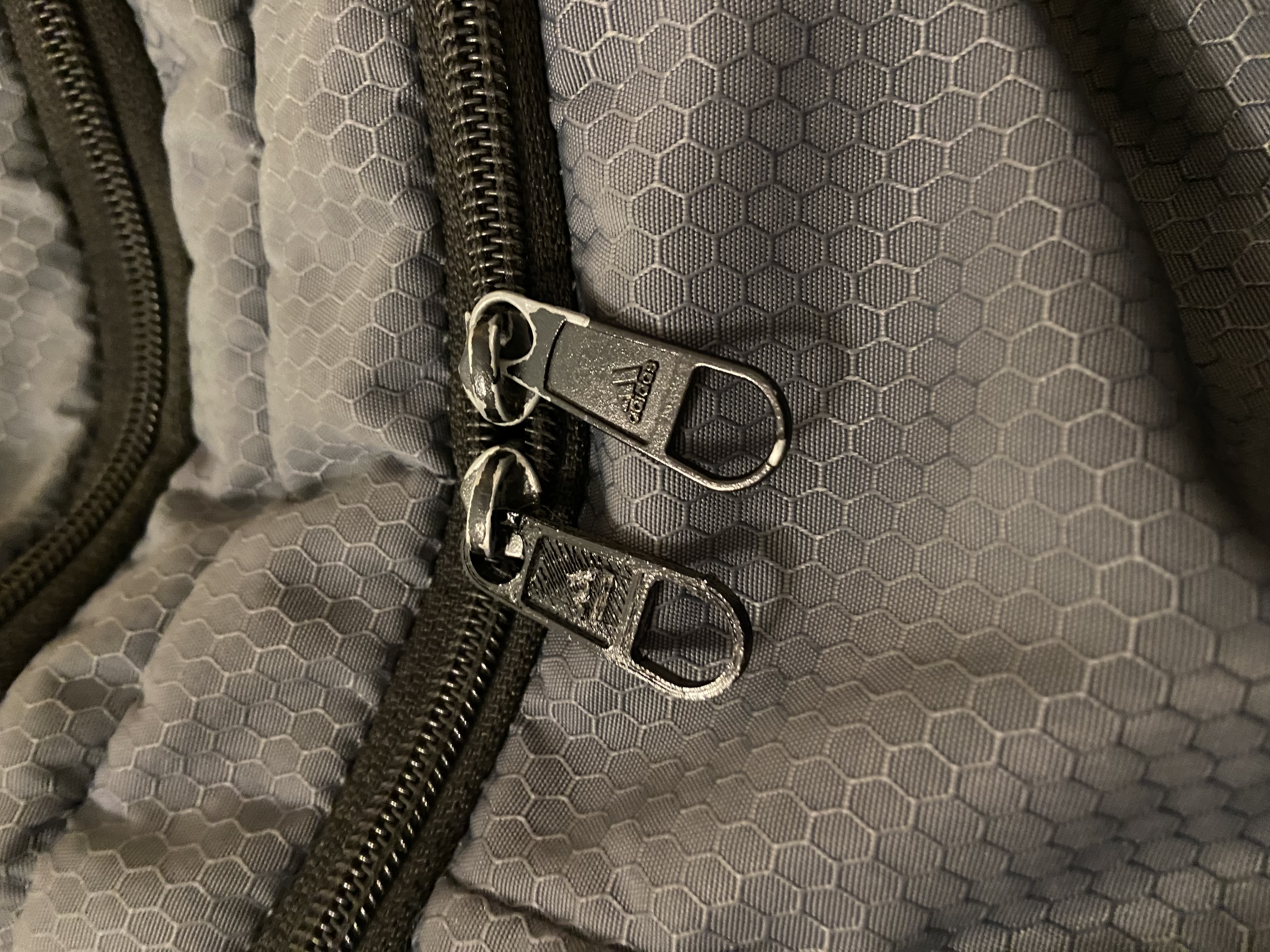 Miniatura 2 do modelo 3D zipper pull replacement/fix