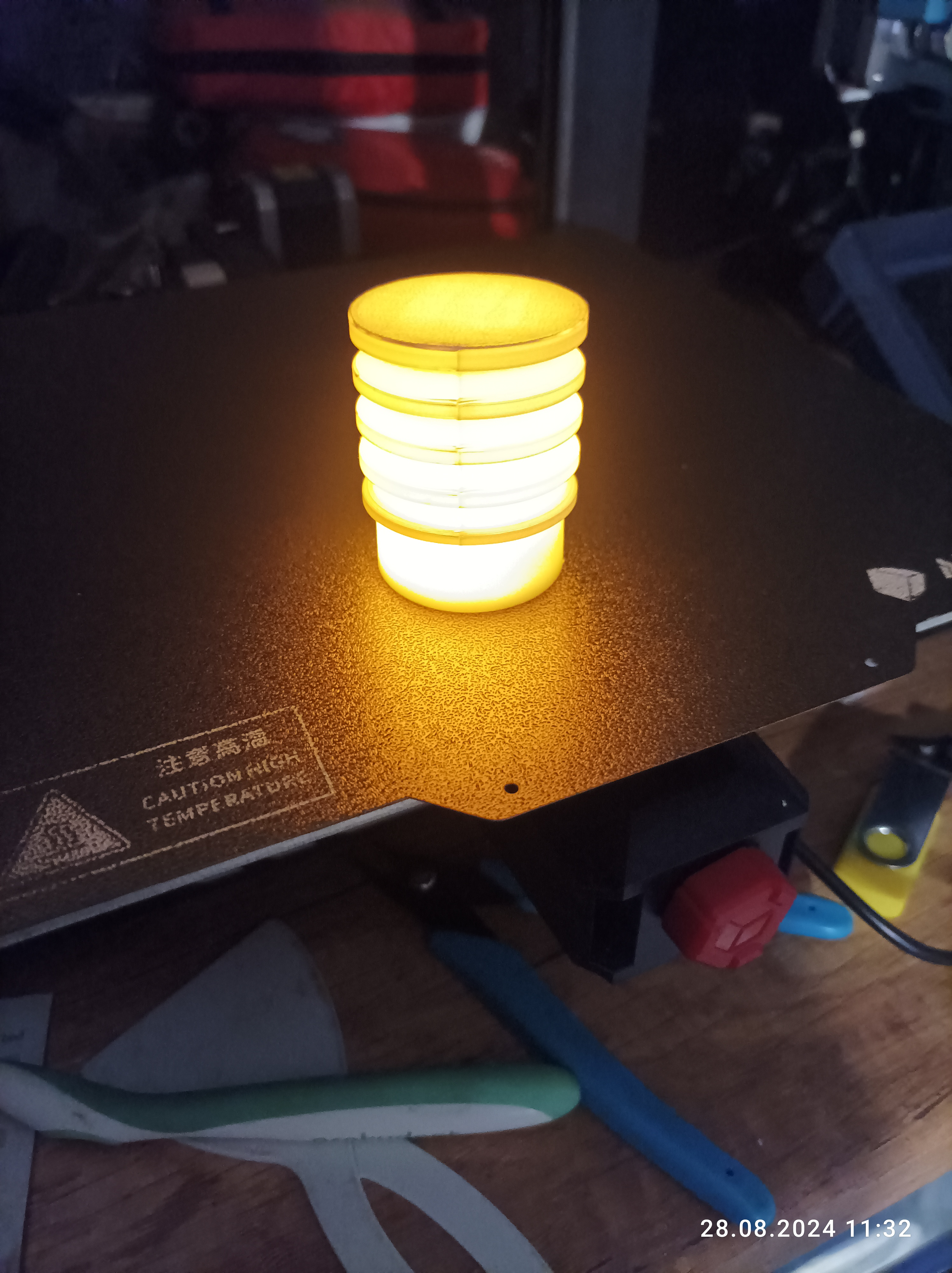 Miniatura 5 do modelo 3D Camping lamp v2