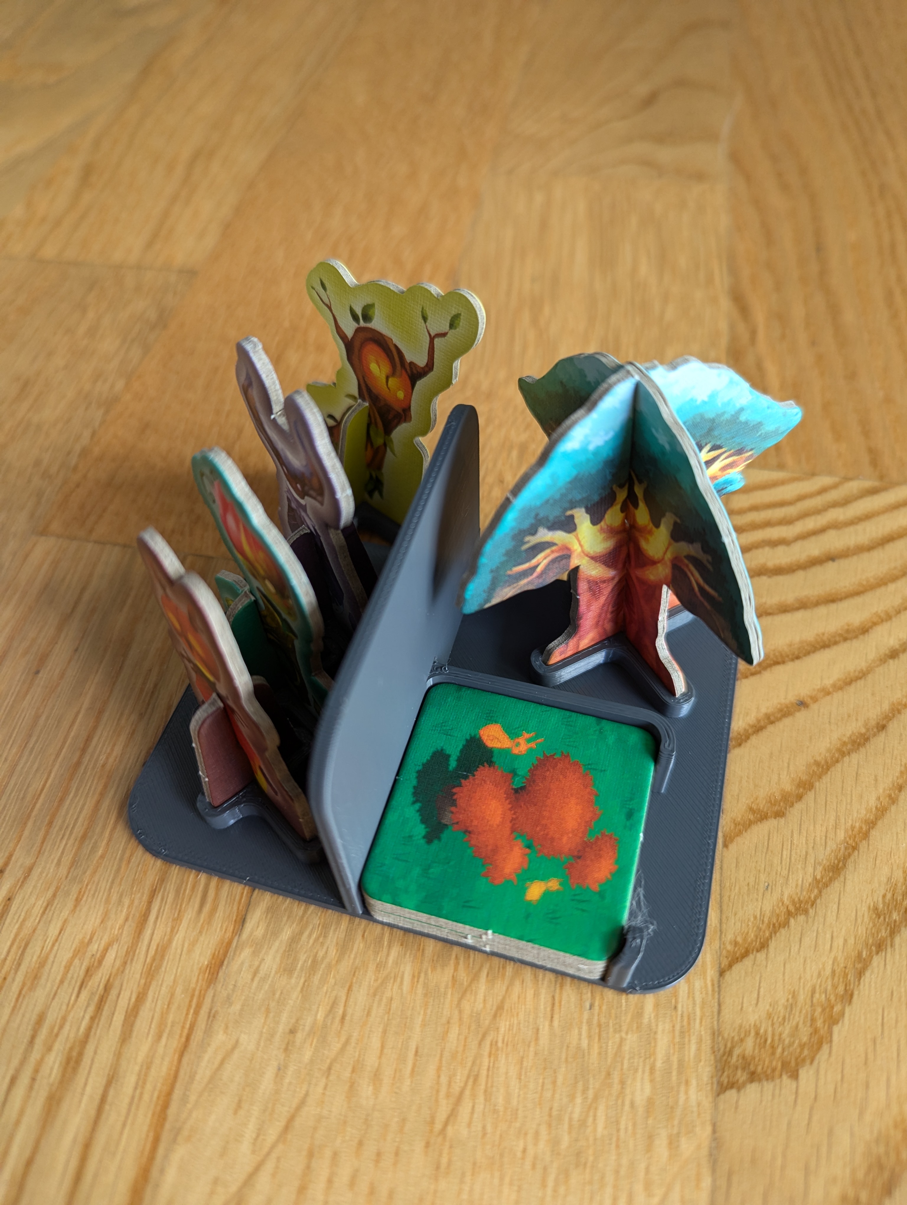 Living Forest Figurines Separator + holder for initial player tree tokens