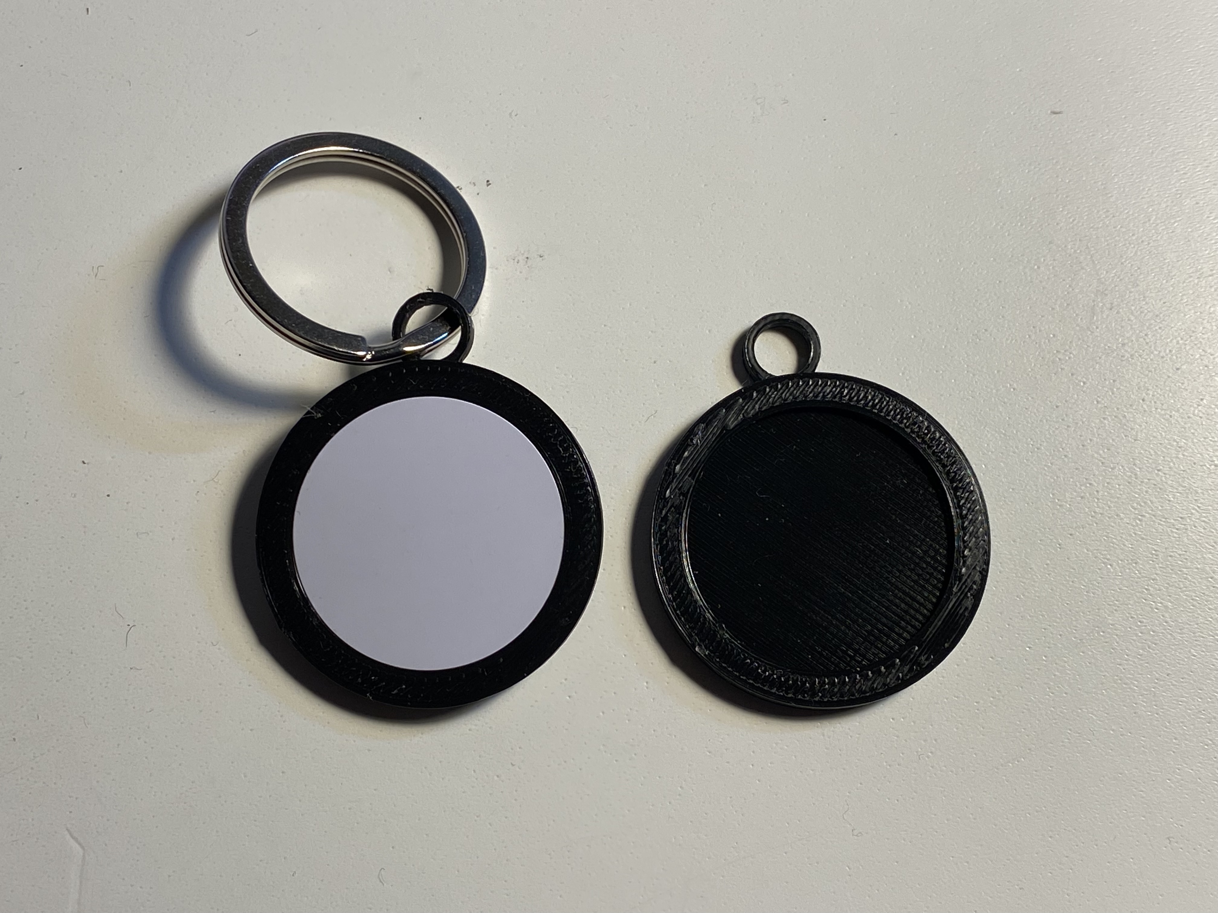 NFC Tag keychain holder for NTAG215 25mm tokens