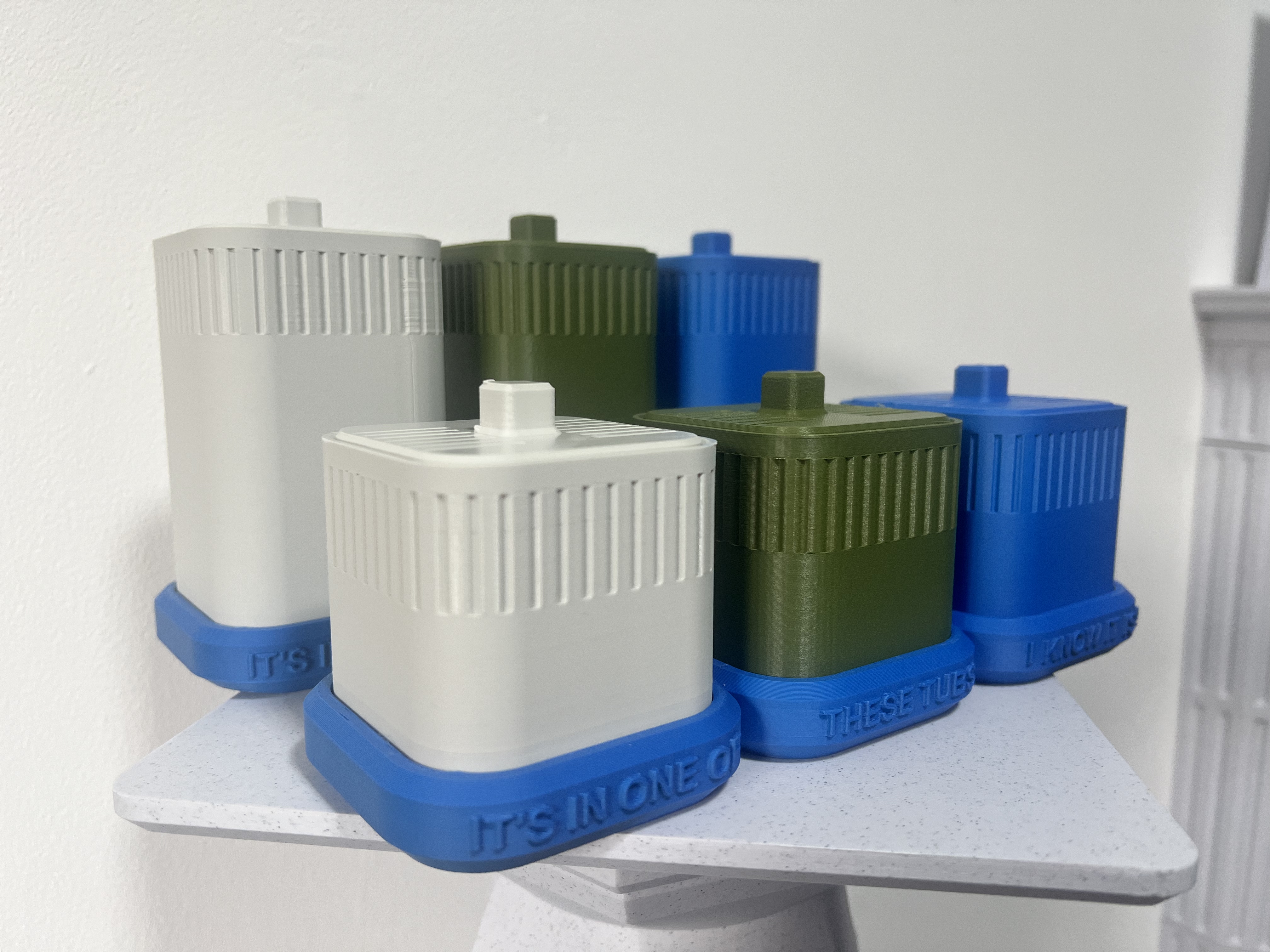 ONE OF THESE TUBS - SET OF 3 TUBS WITH LIDS AND TRAY HOLDER