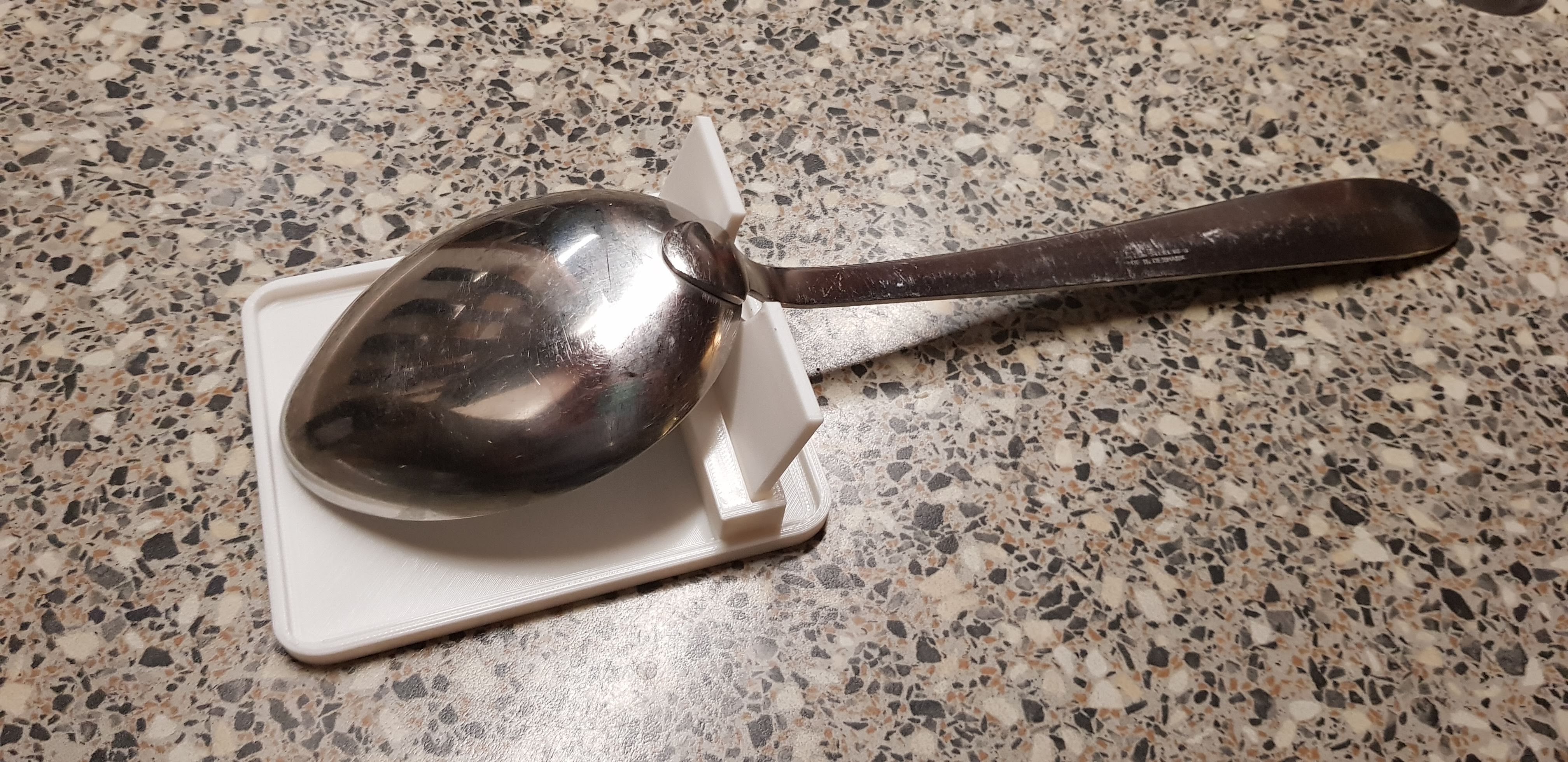 Miniatura 4 do modelo 3D Spoon holder