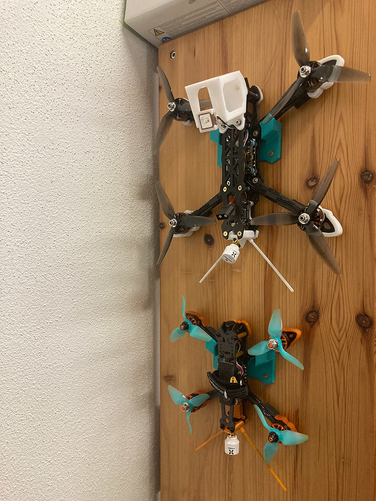 Quadrocopter Wall Mount / Hanger