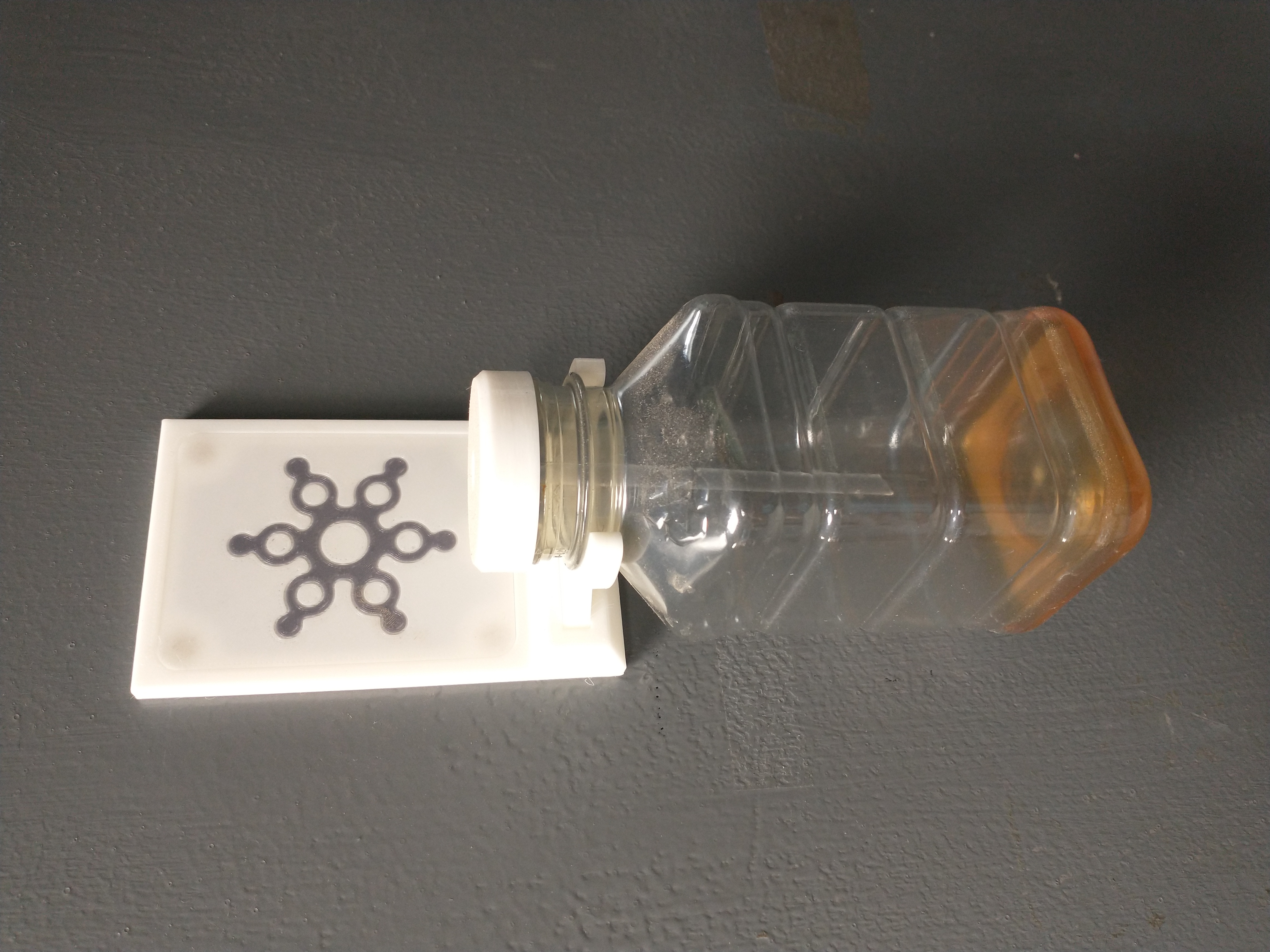 Naked Juice Bottle Fruitfly Trap PS:1 Magnetic Mount