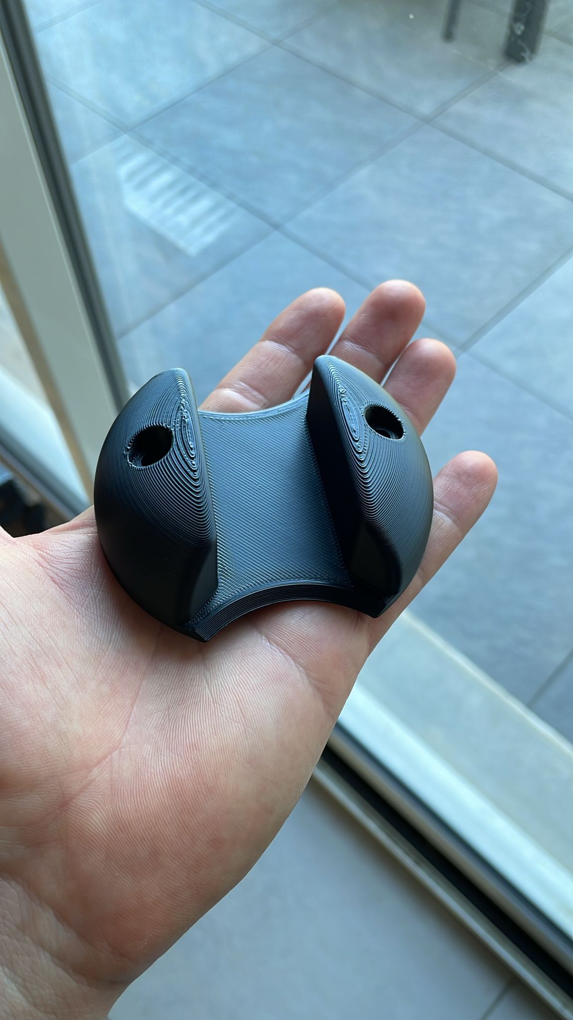 Low guide shoe for side sectional door for garage door — thumbnail 7