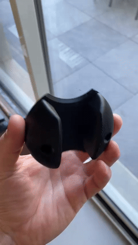 Low guide shoe for side sectional door for garage door — thumbnail 8