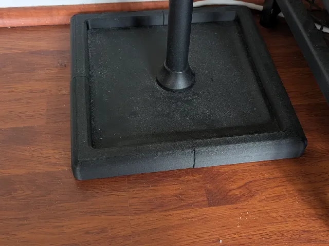 Speaker stand skirt