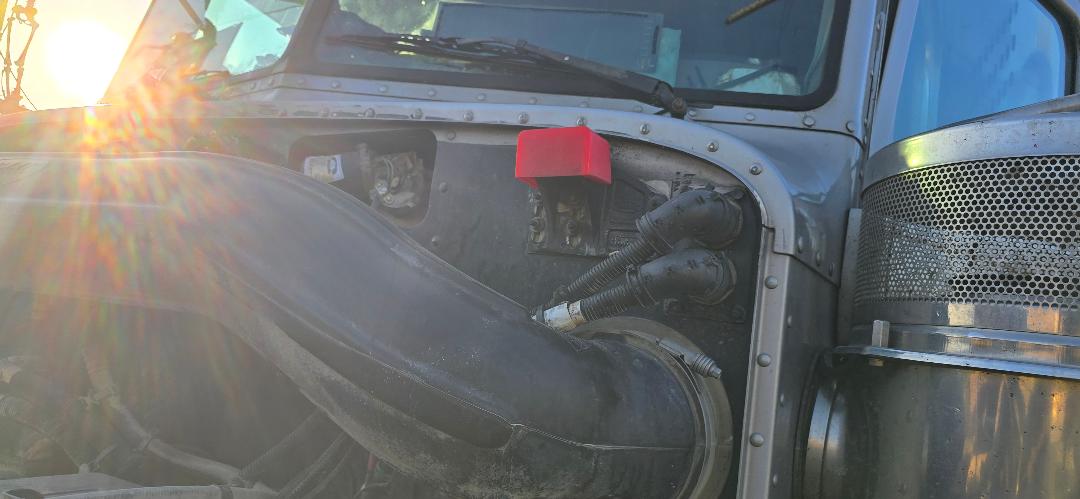 Peterbilt Hood Bumper