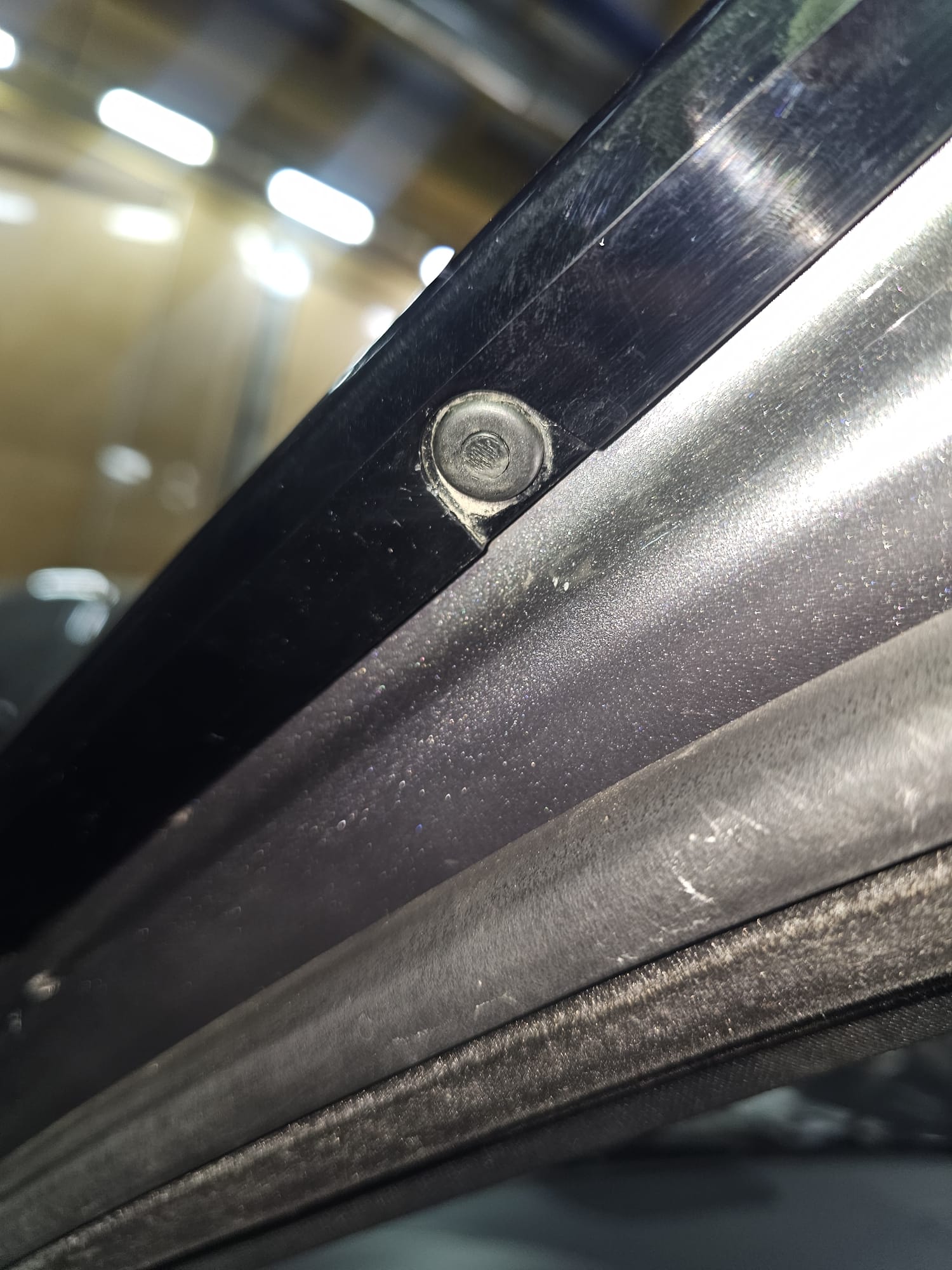 Rage rover windshield lateral trim clips and bushing