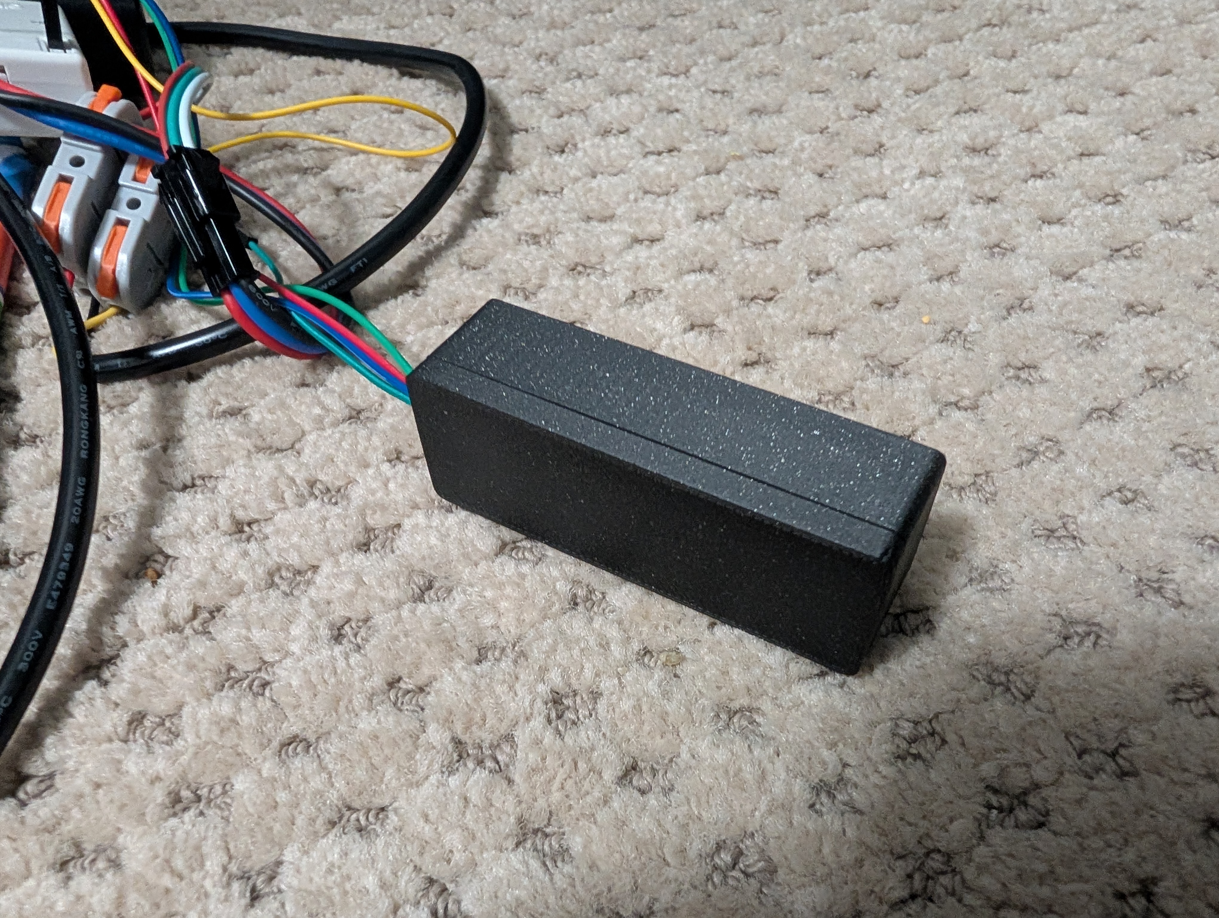 Miniatura 3 do modelo 3D 3 button box with snap fit