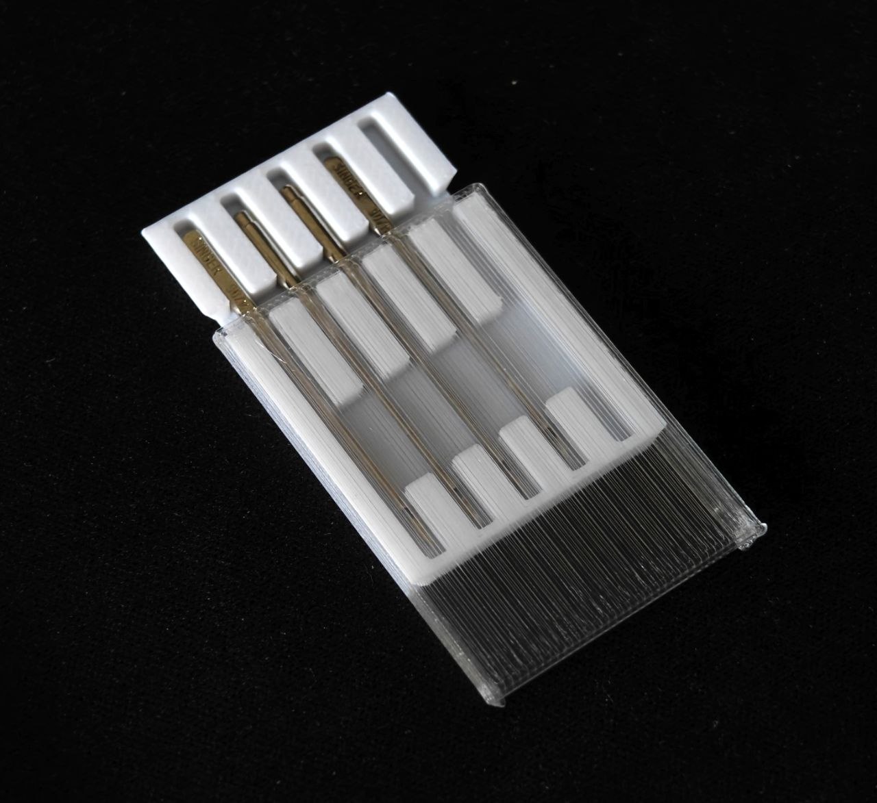 Sewing machine needles case