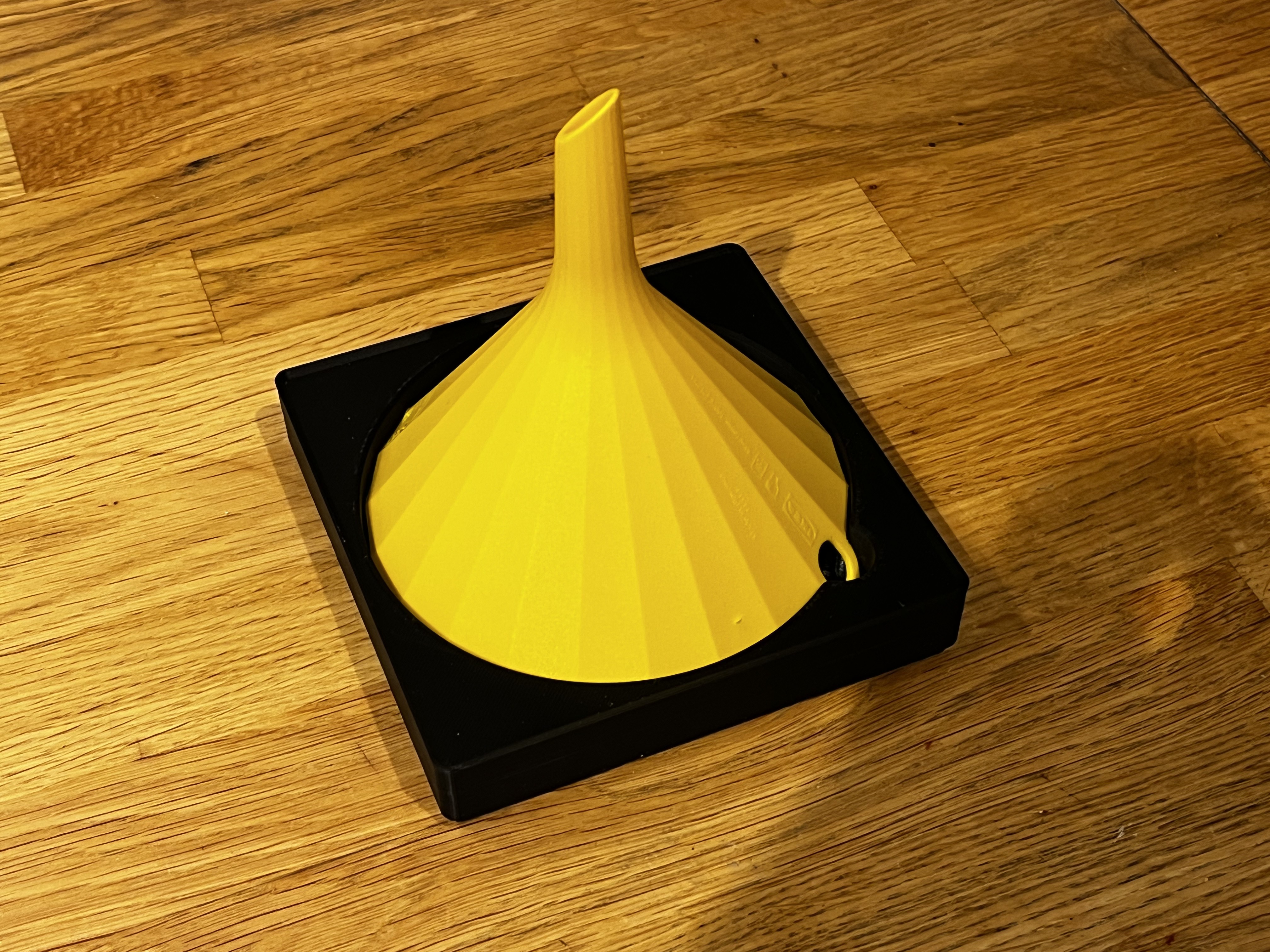 Gridfinity holder for IKEA UPPFYLLD funnel
