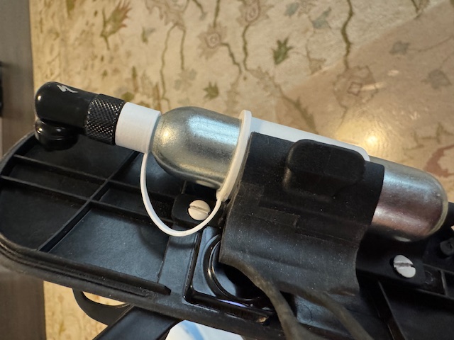 Combined CO2 sleeve / adapter and head spacer to fit 16oz into Specialized SWAT 4.0 Race Clip