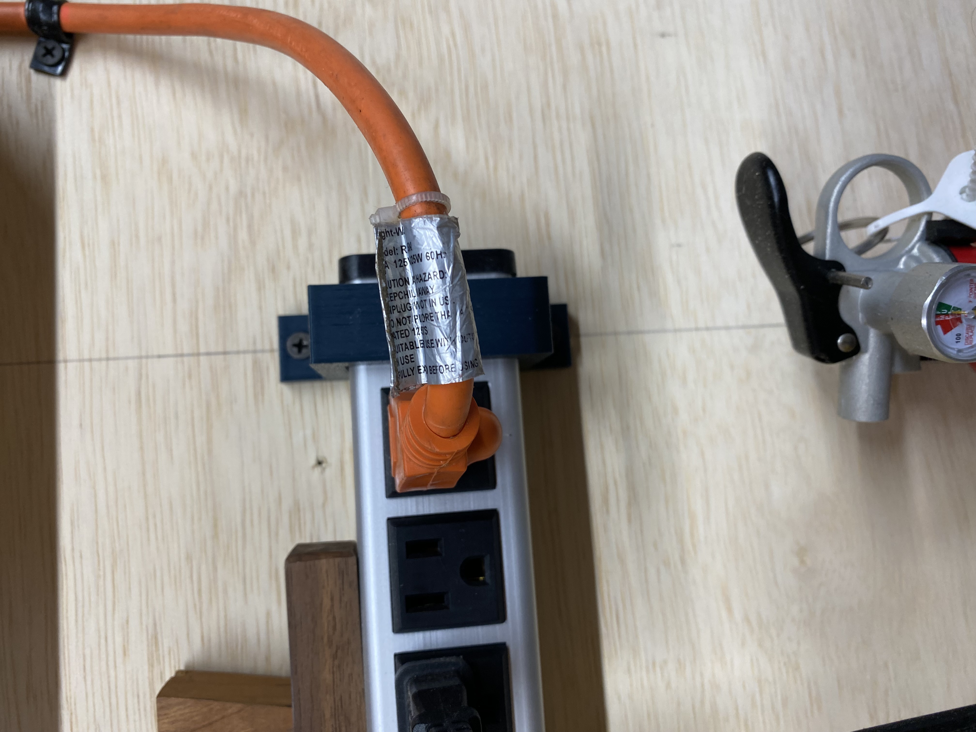 Power strip bracket — thumbnail 2
