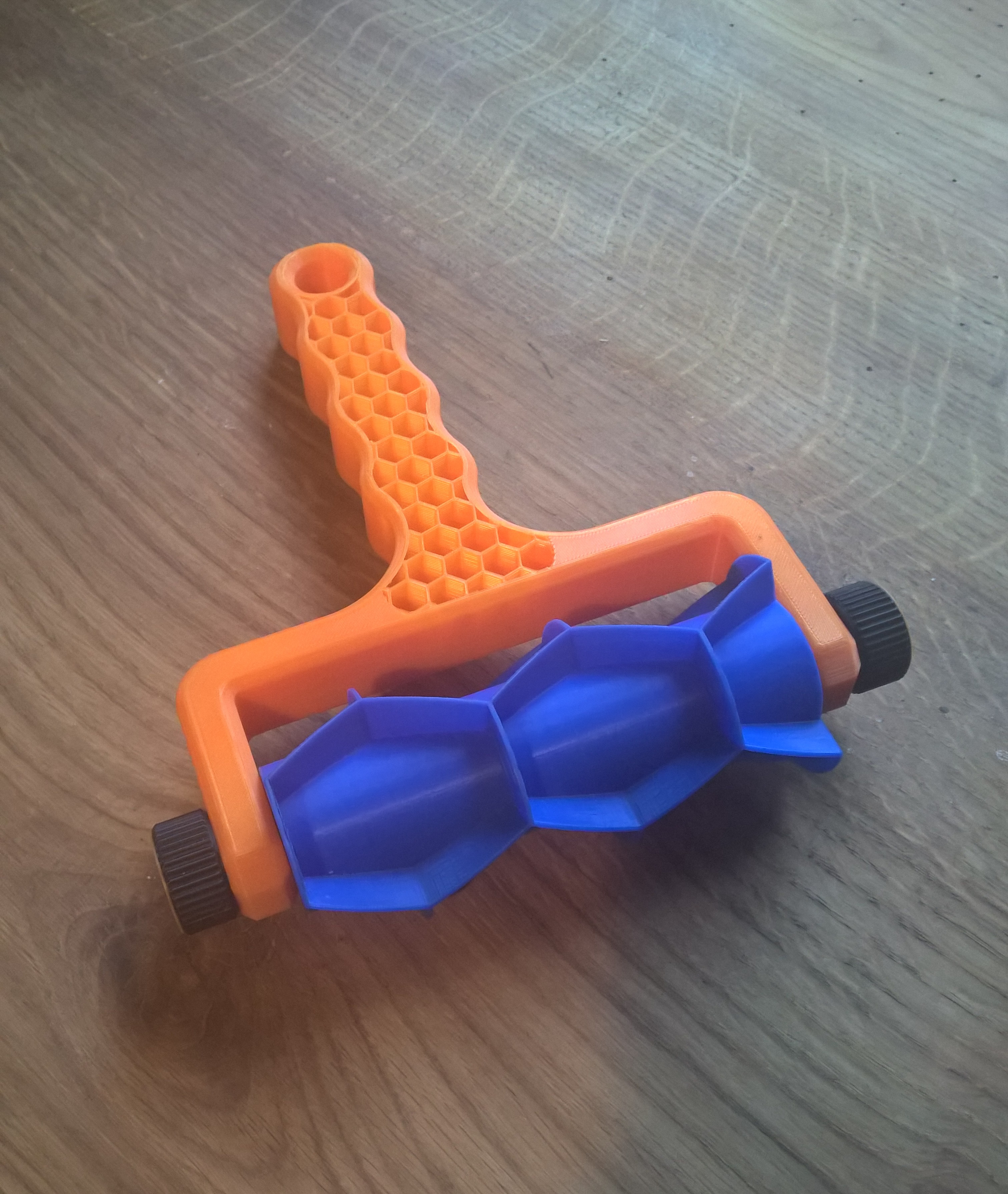 Miniatura 3 do modelo 3D Hexagon Cookie Roller Cutter