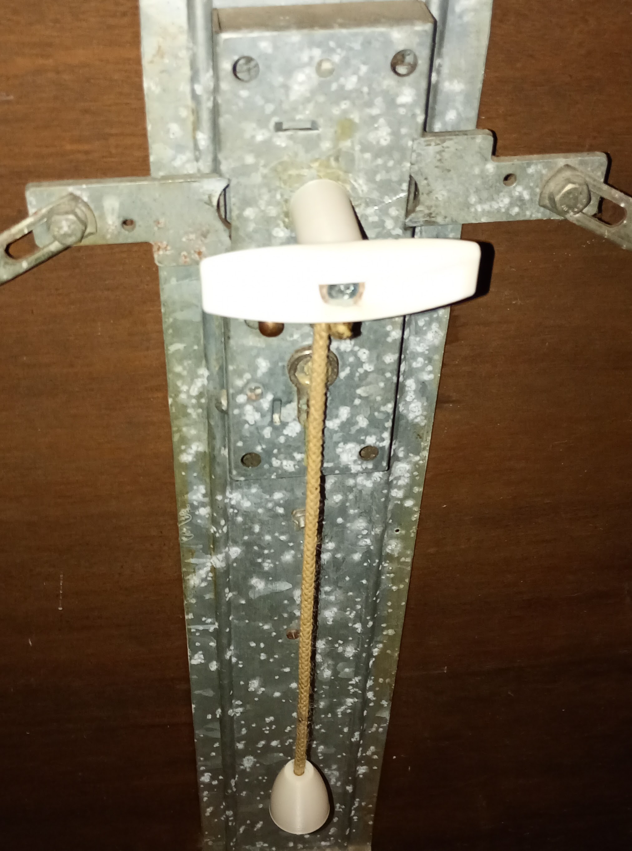 Garagepoort handvat, Garage door handle, Manija de la puerta del garaje, poignée de porte de garage. — thumbnail 15
