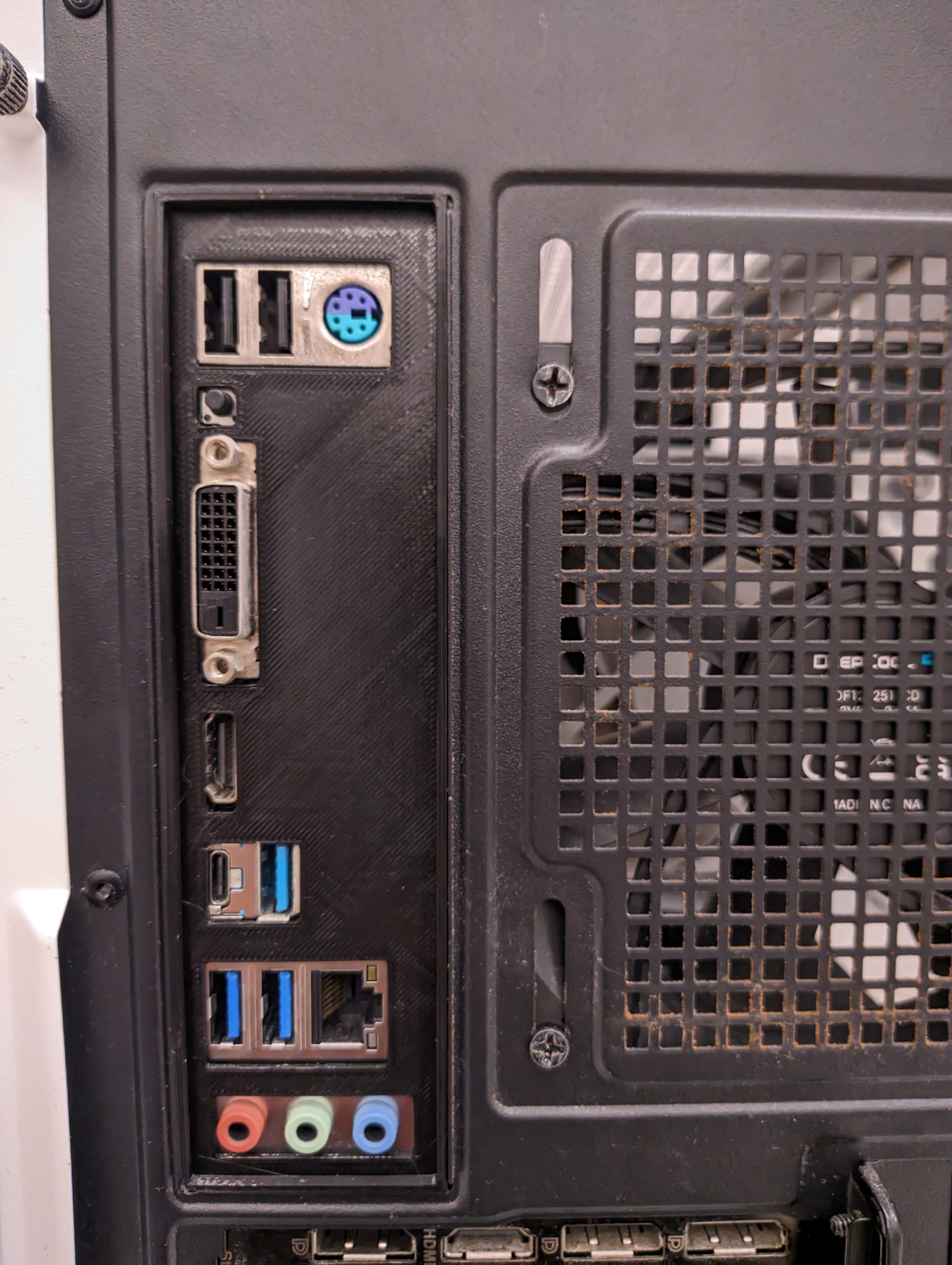 Asus TUF Gaming B450M Plus IO Shield