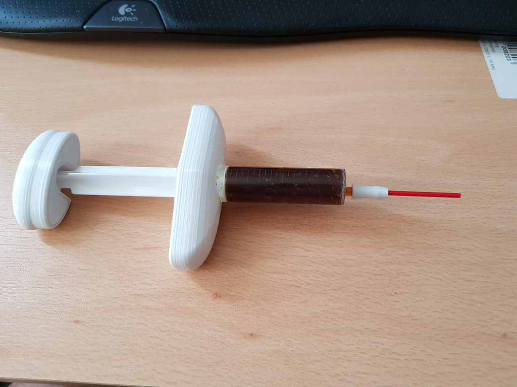 Syringe needle adapter for WD40 straw