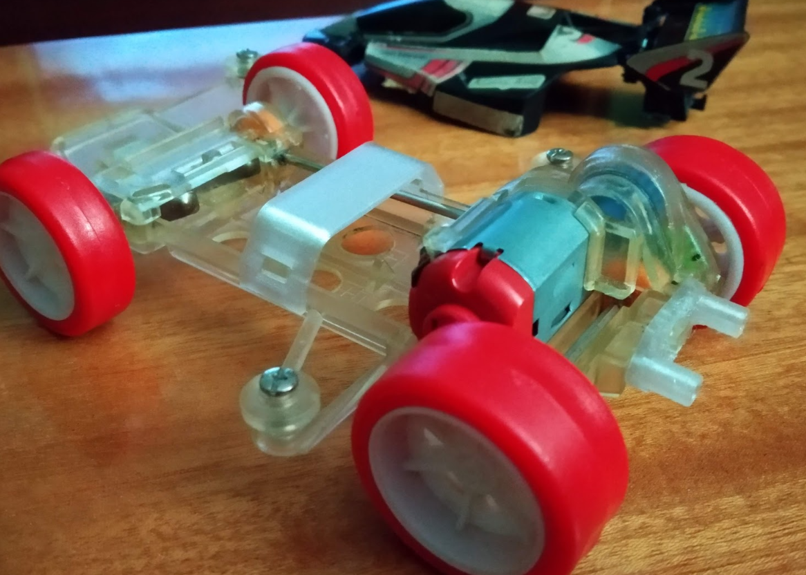 Tamiya Racing Mini 4WD body and battery lock