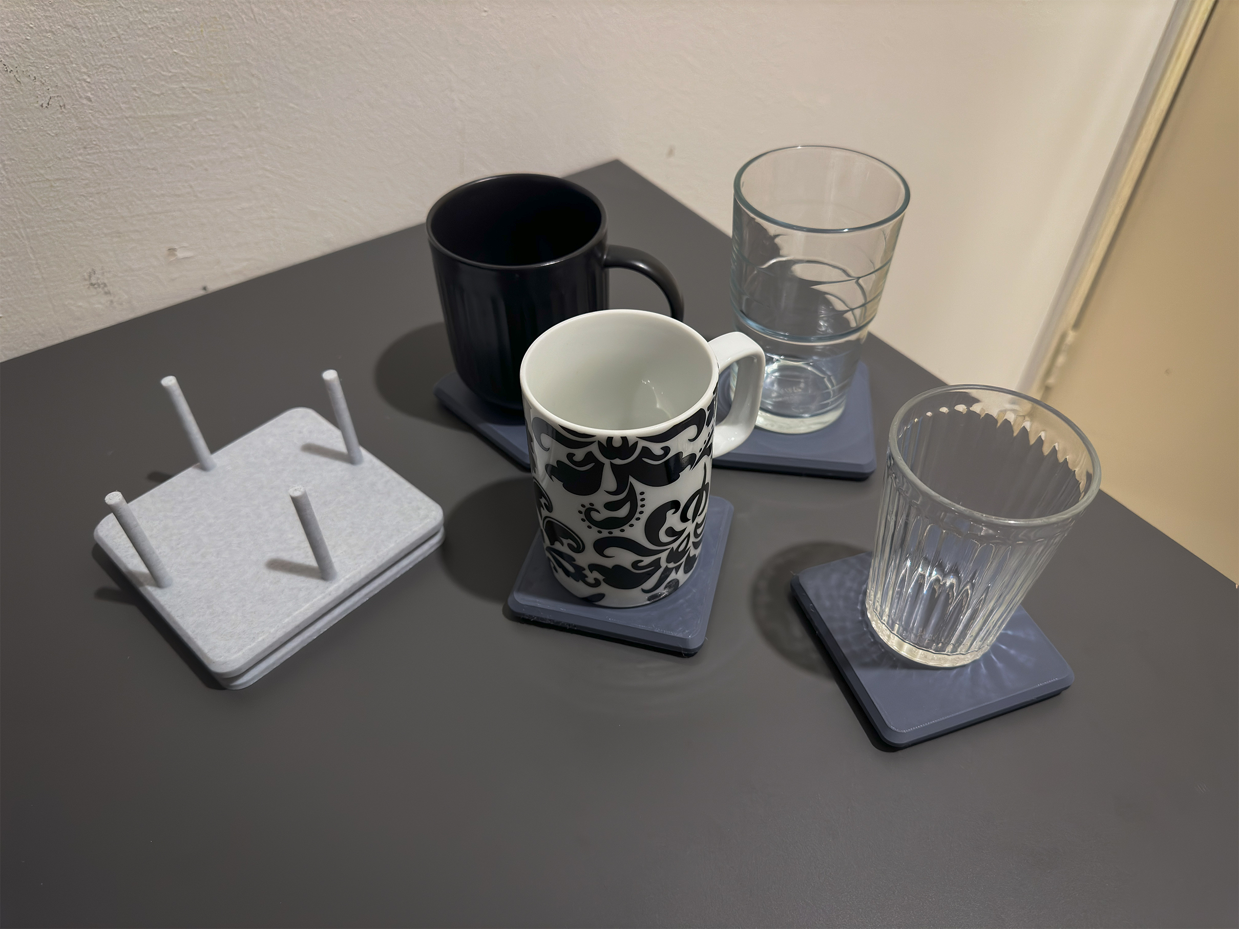 Miniatura 2 do modelo 3D Minimalist Coaster Set